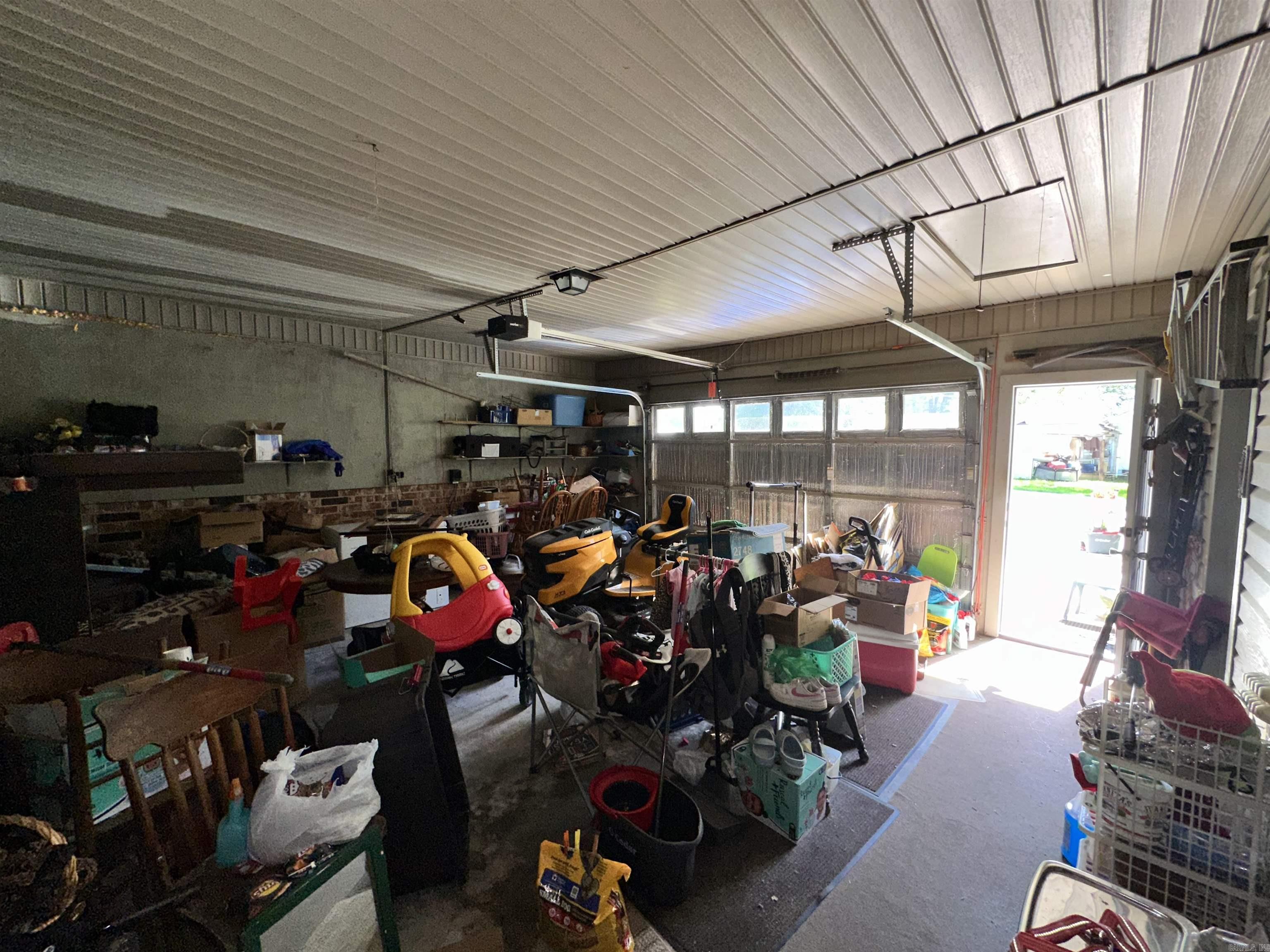 2605 W Commercial  Ozark, AR