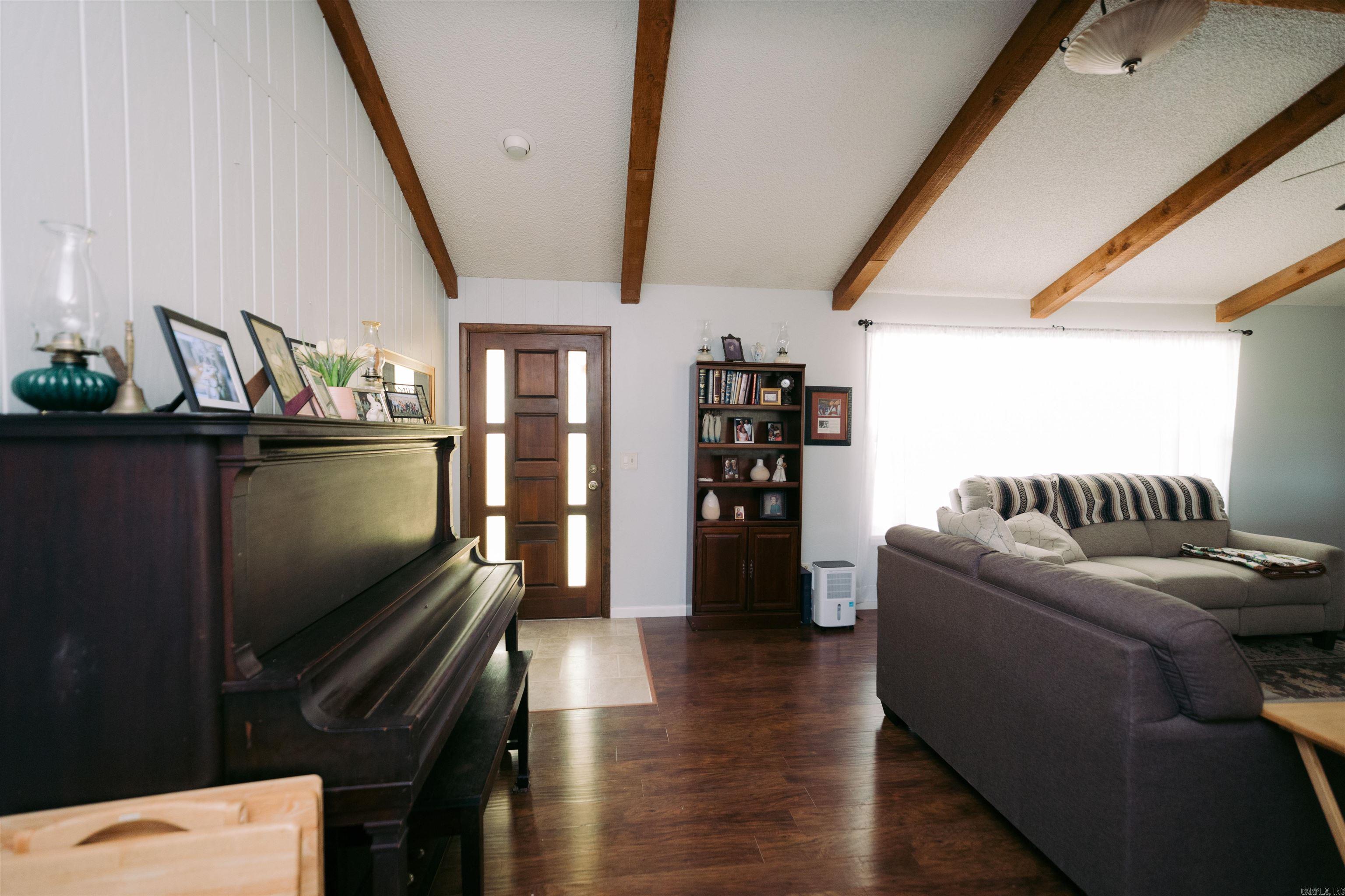 2504 Joe Holt  Everton, AR