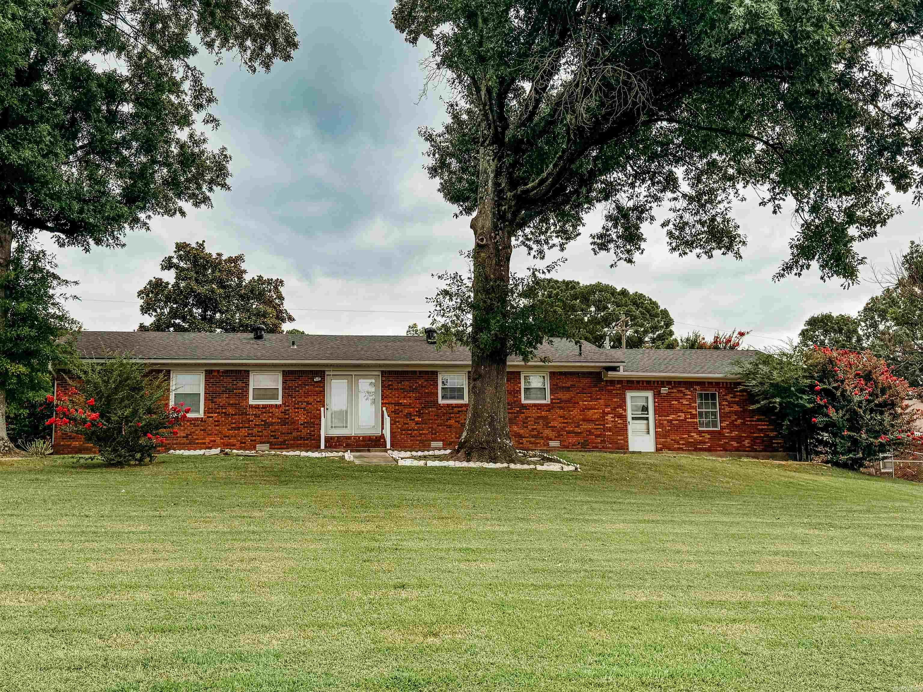 1290 W North  Piggott, AR