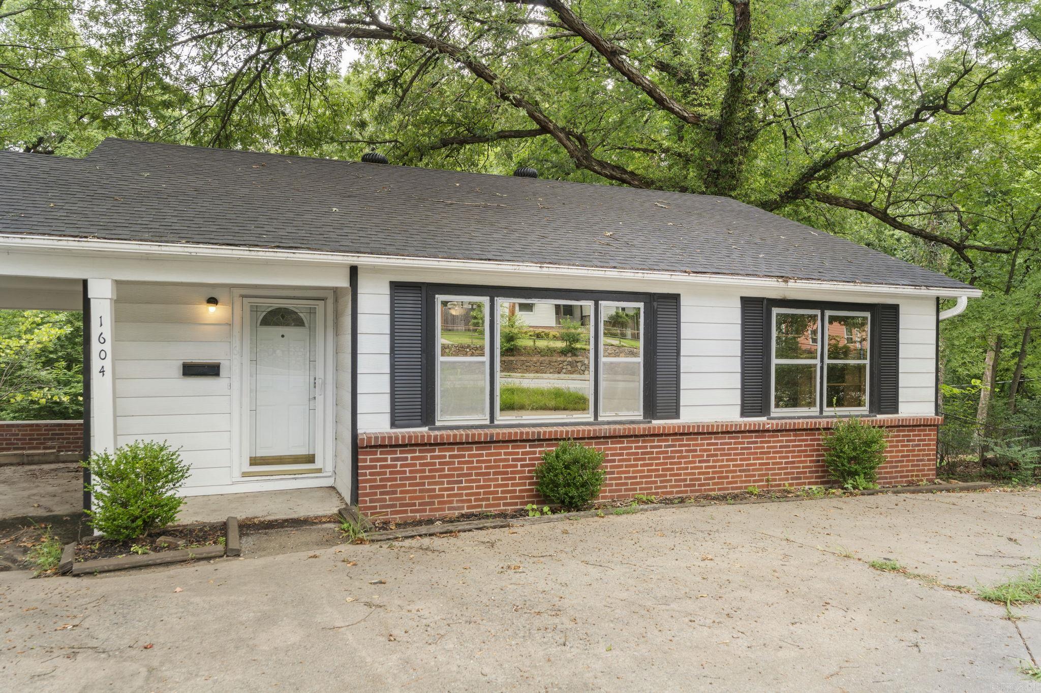 1604 N University  Little Rock, AR