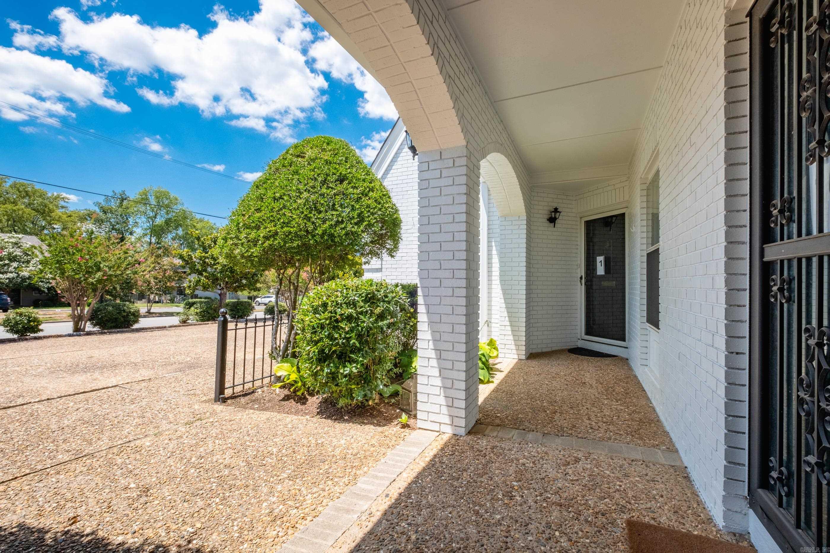 2801 Foxcroft #11  Little Rock, AR