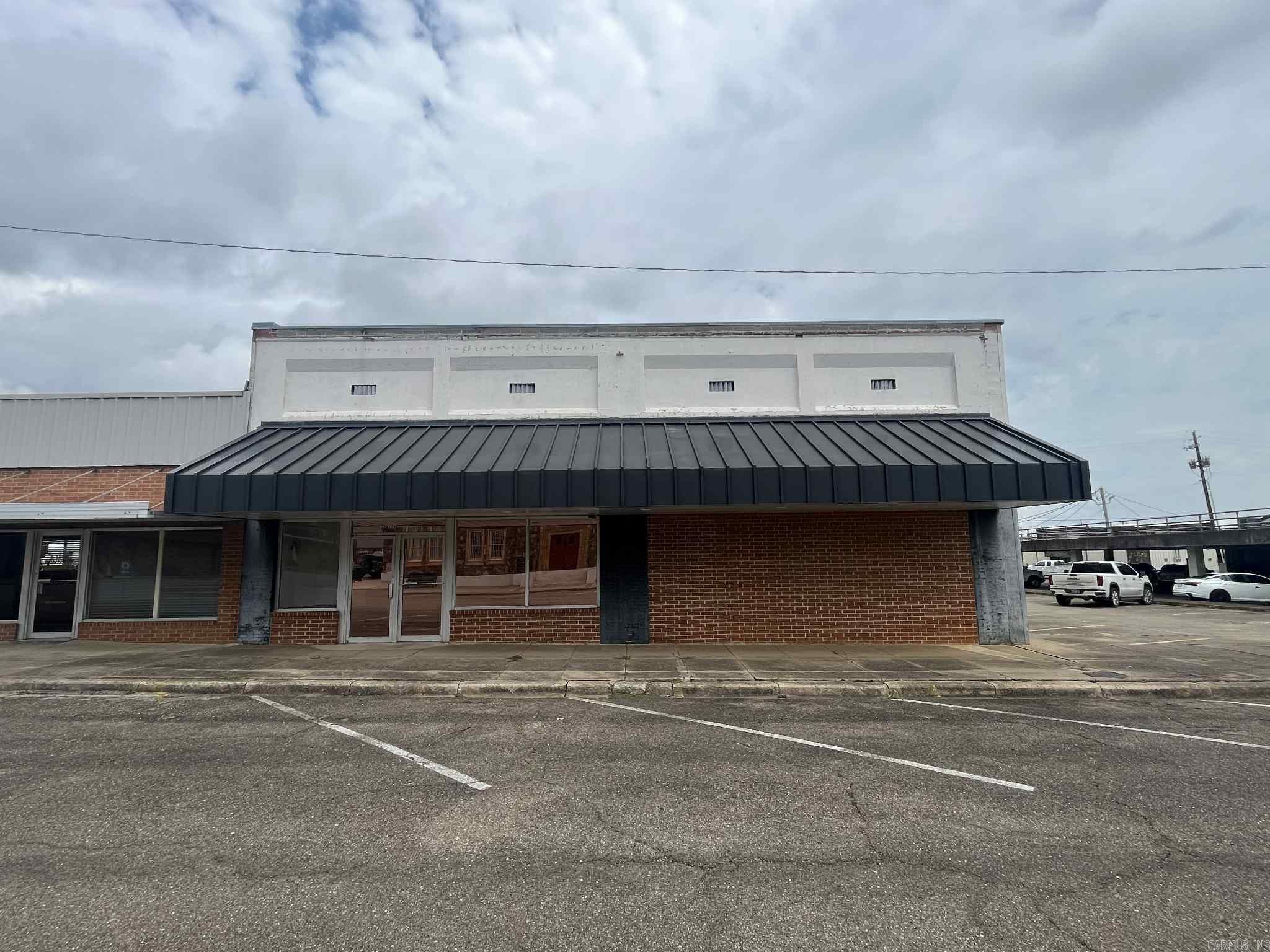 602 Dequeen St.  Mena, AR