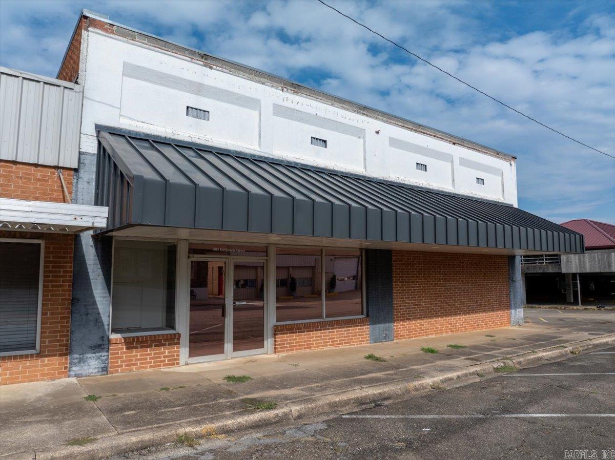 602 Dequeen St.  Mena, AR