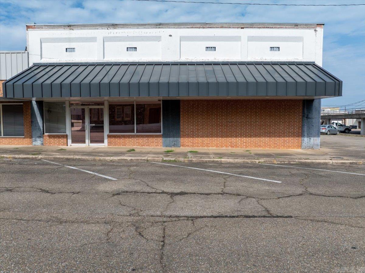602 Dequeen St.  Mena, AR