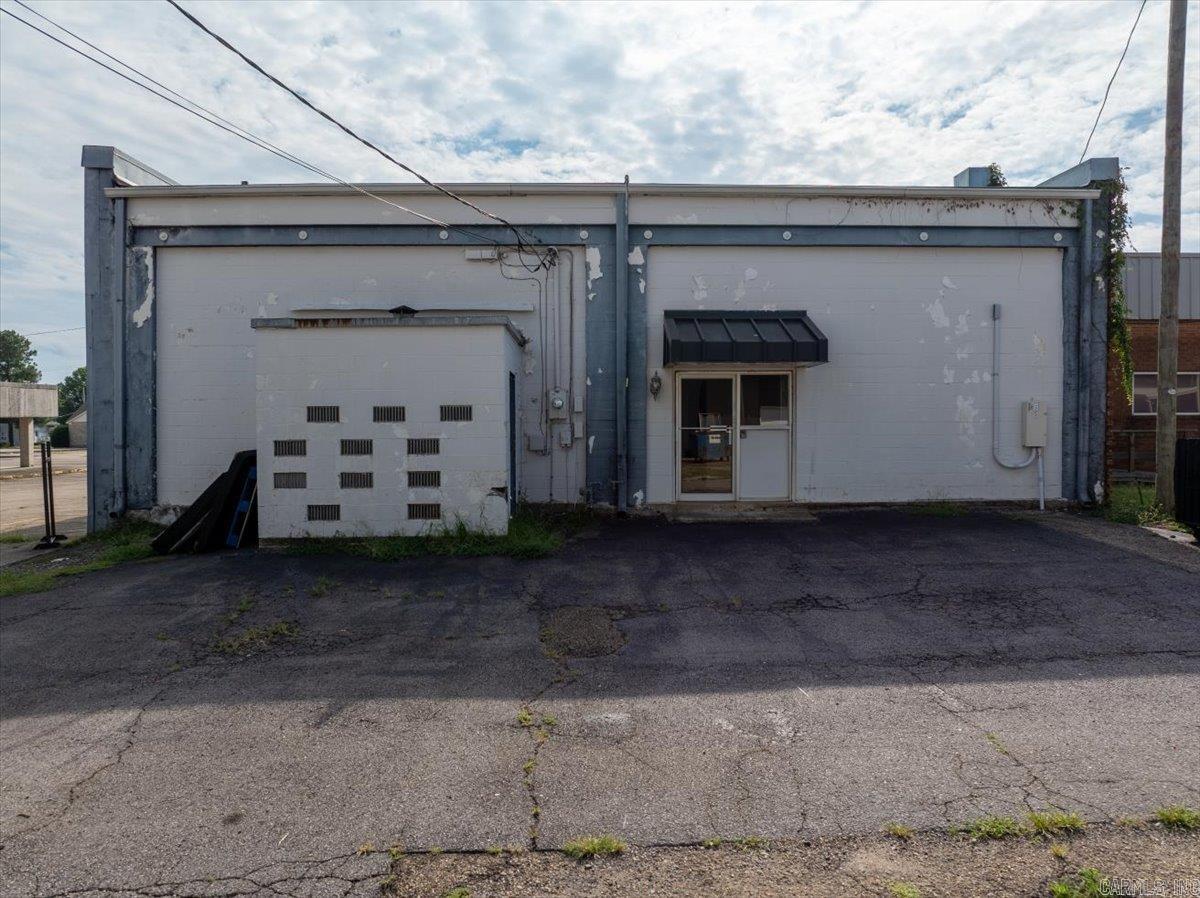 602 Dequeen St.  Mena, AR