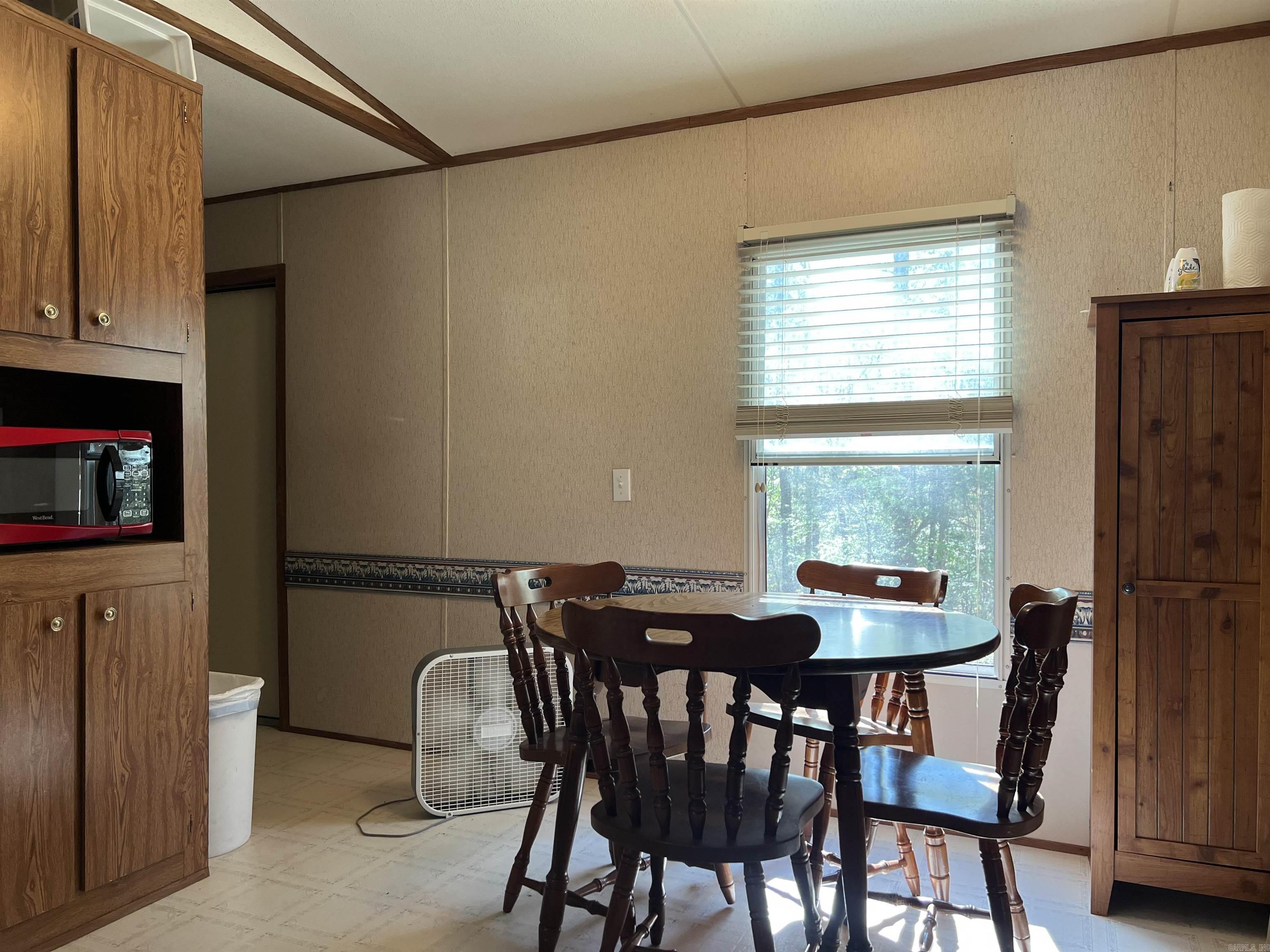 860 Fox Chase  Greers Ferry, AR