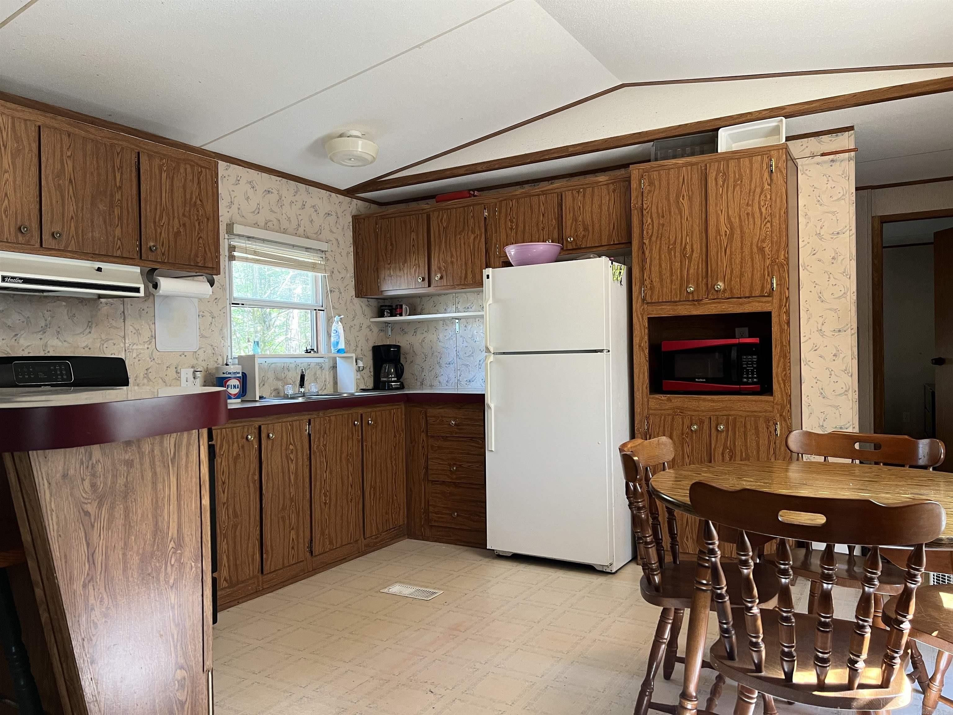 860 Fox Chase  Greers Ferry, AR