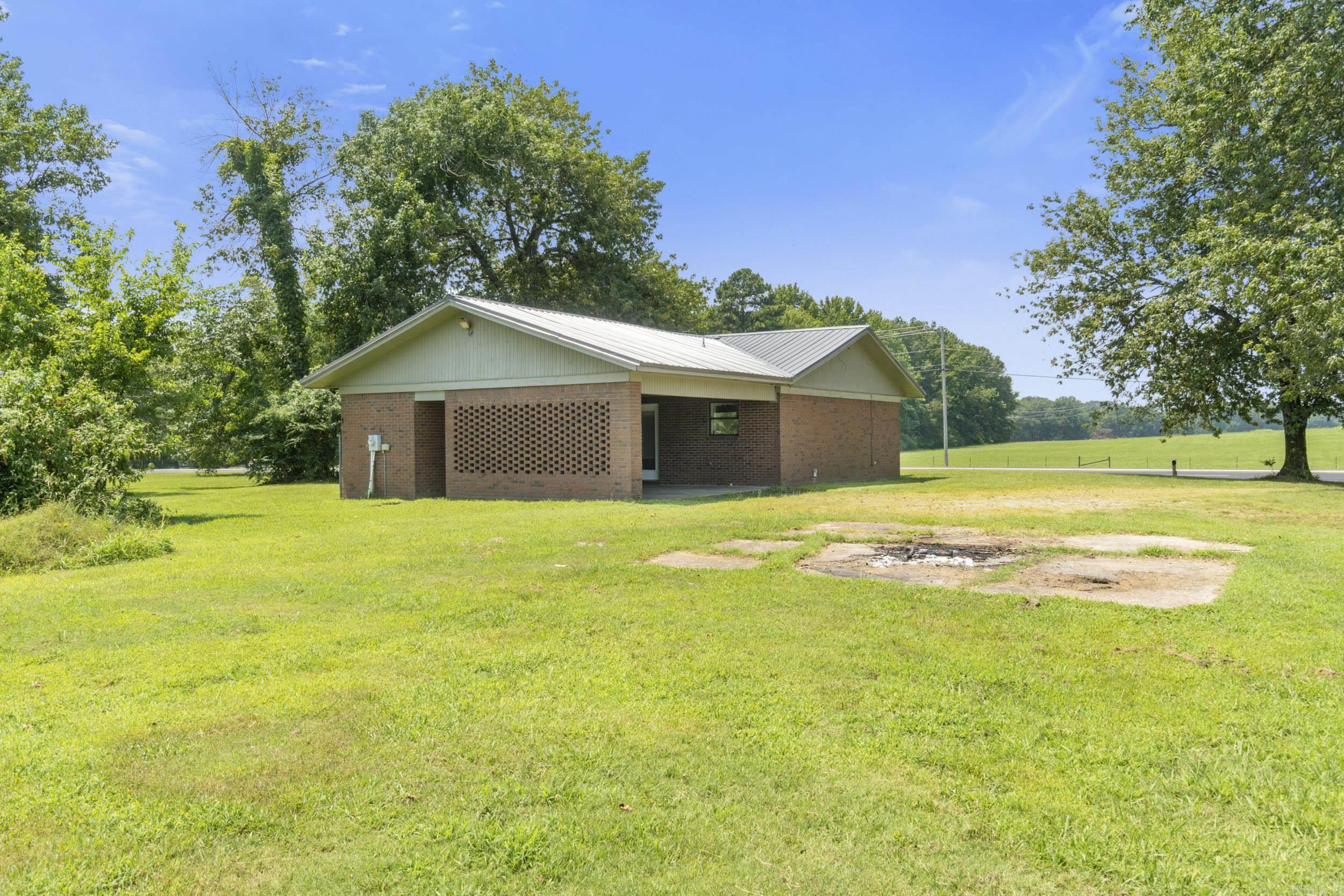 182 N Highway 167  Bald Knob, AR