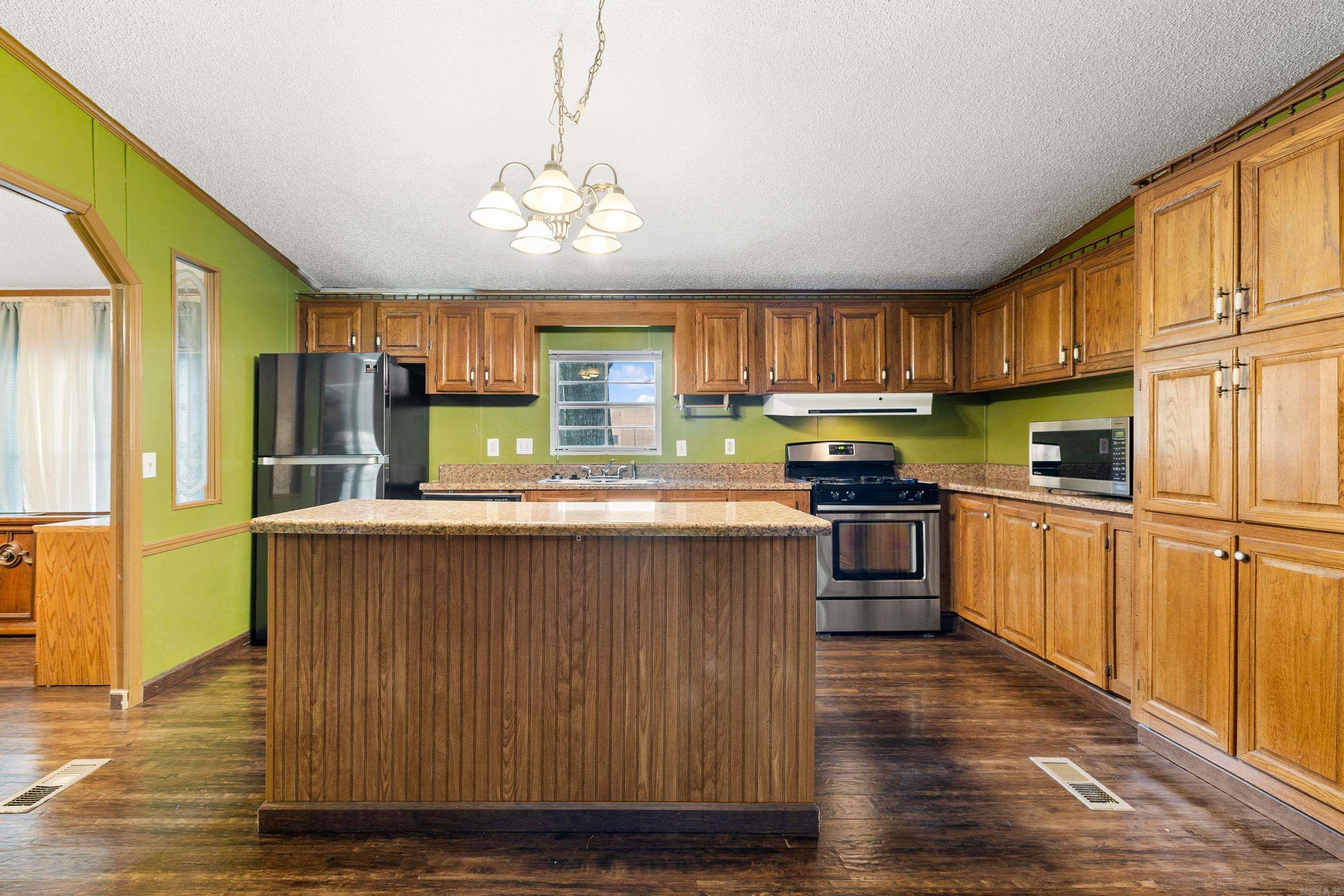 1204 E Dixon  Little Rock, AR