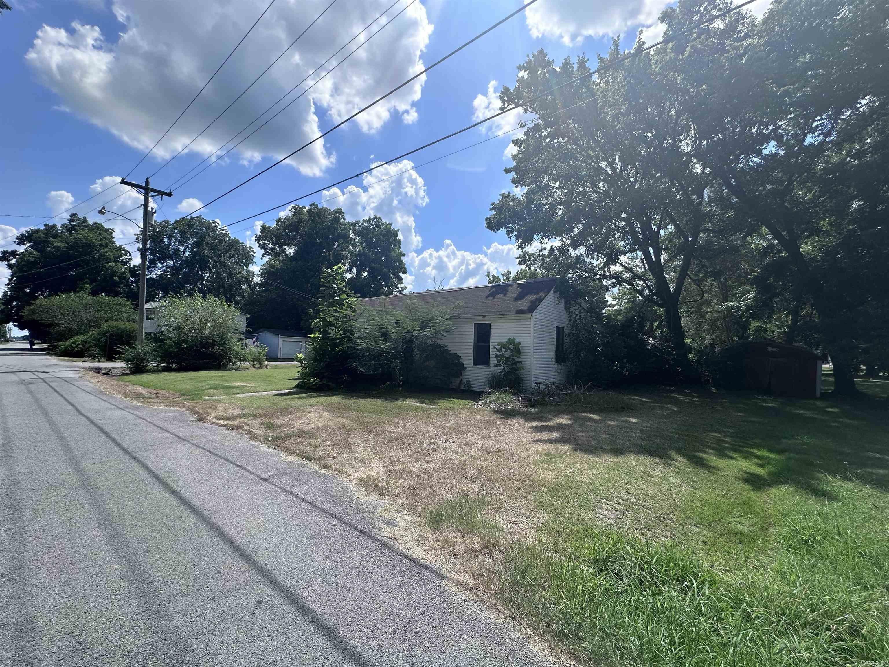 387 S Garfield  Piggott, AR