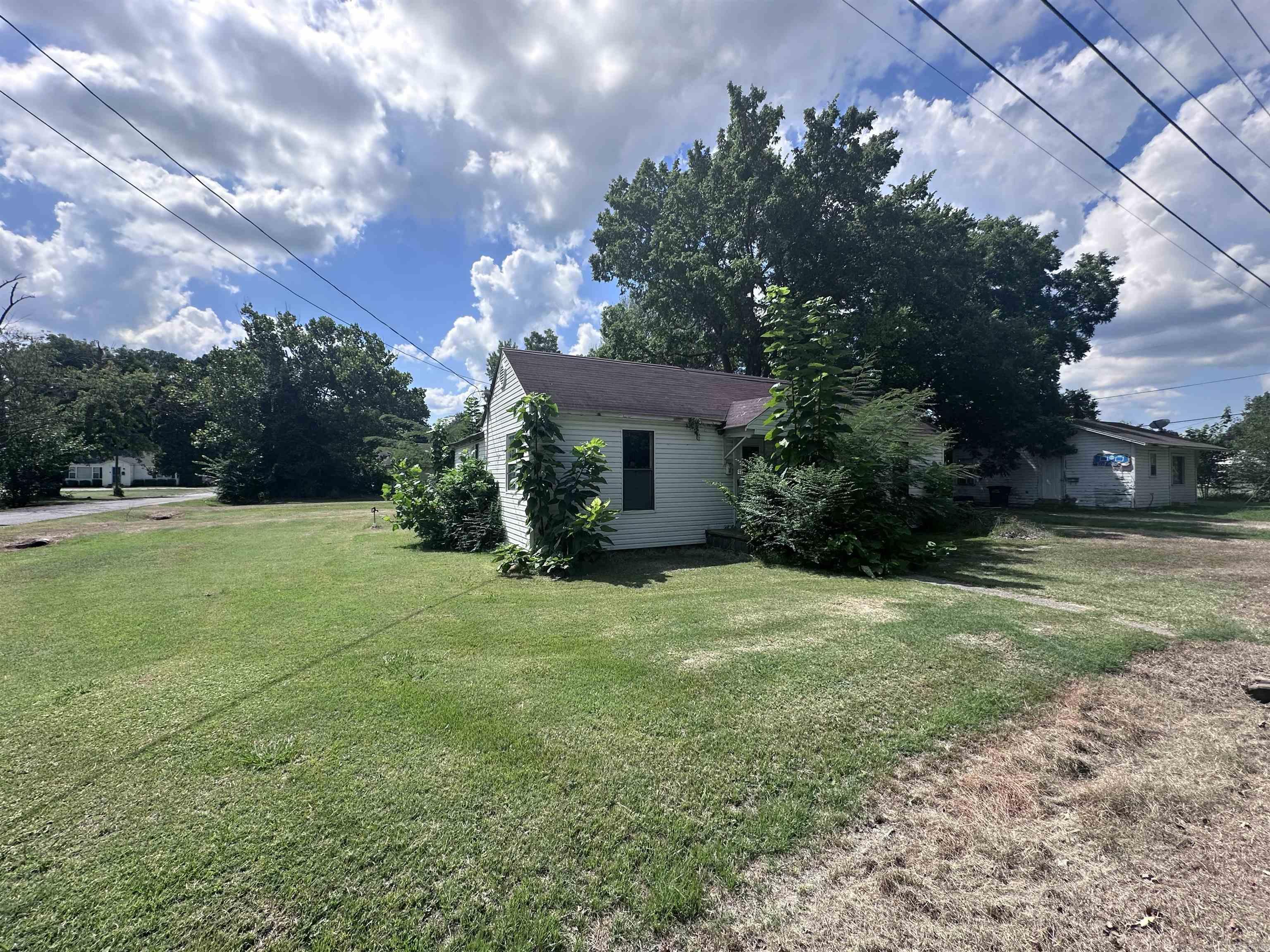 387 S Garfield  Piggott, AR