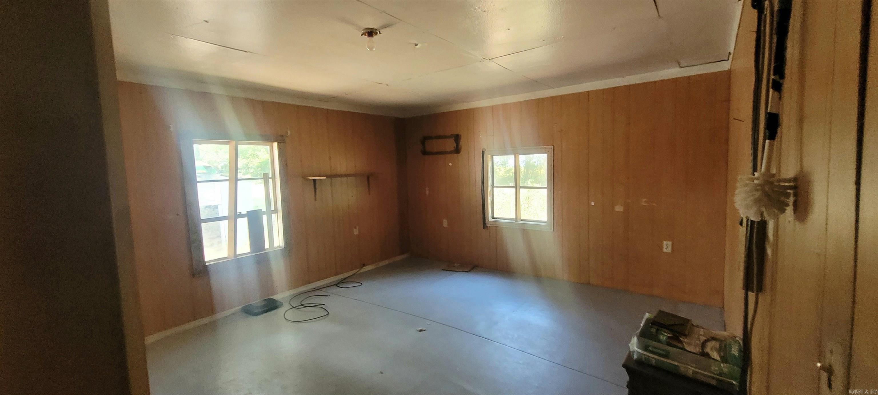 910 S Ninth  Augusta, AR