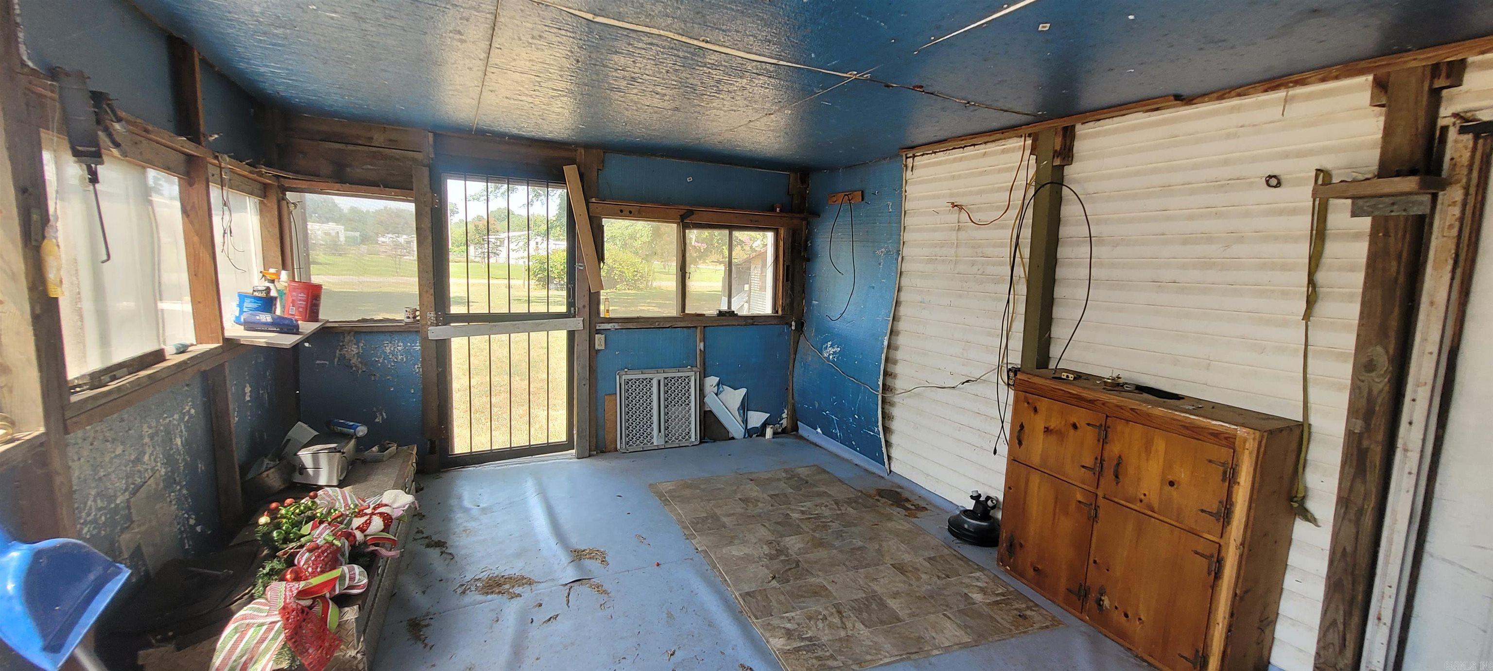 910 S Ninth  Augusta, AR
