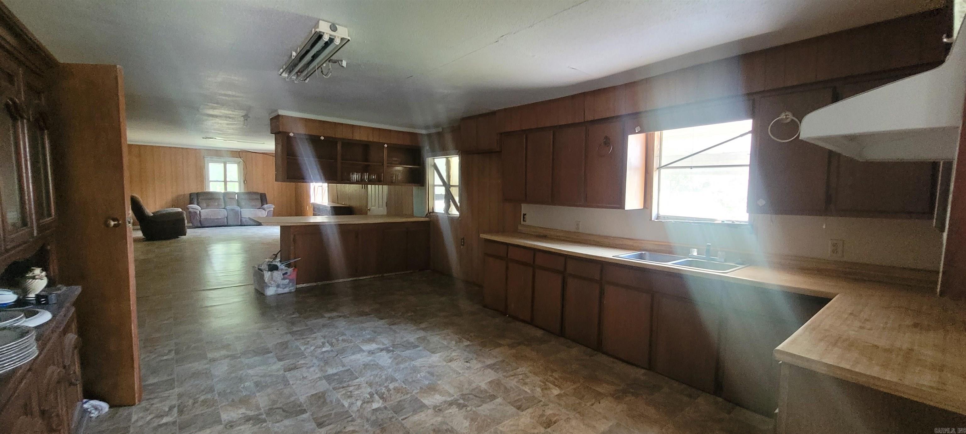 910 S Ninth  Augusta, AR