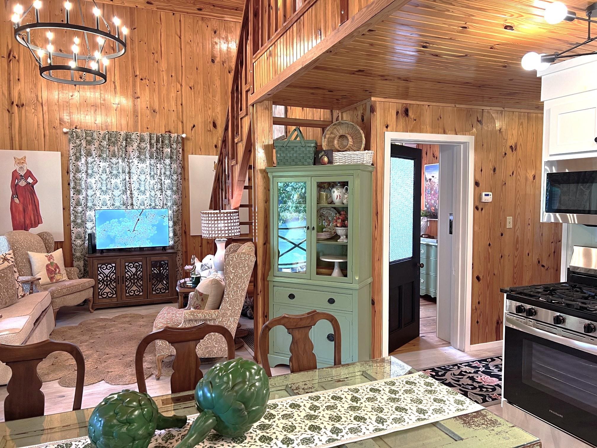 76 W Cool Water Retreat  Mountain View, AR