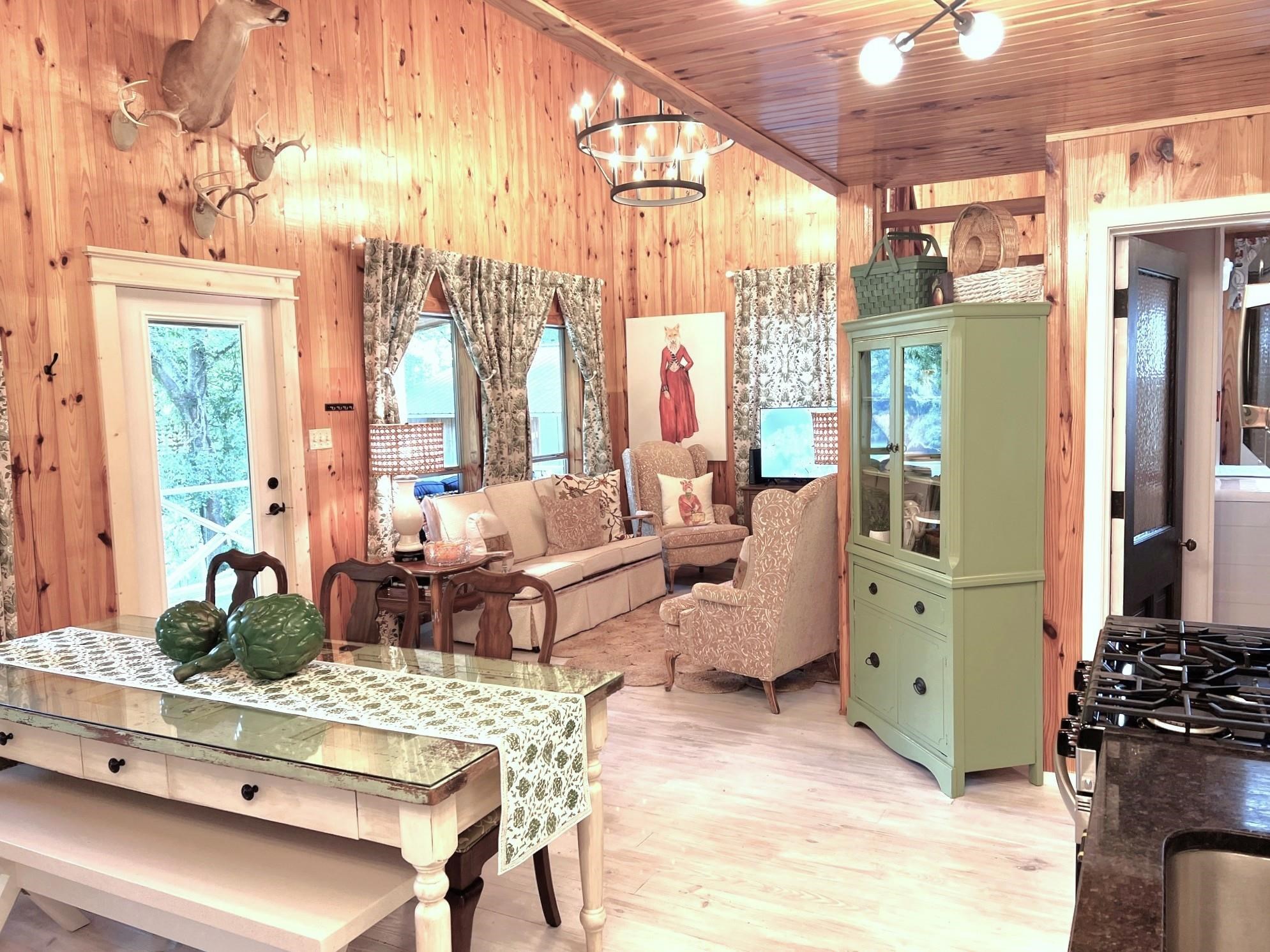 76 W Cool Water Retreat  Mountain View, AR