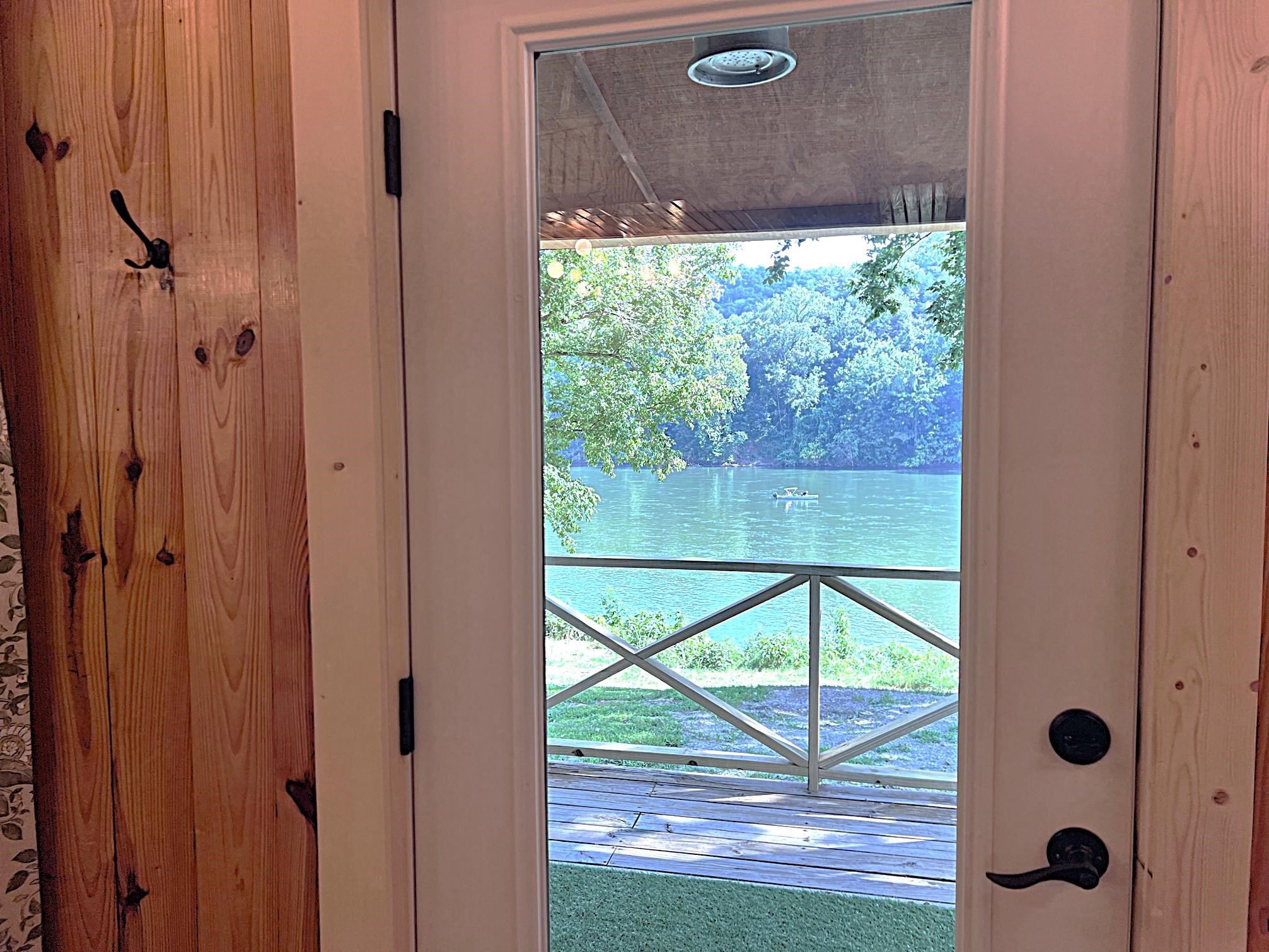 76 W Cool Water Retreat  Mountain View, AR