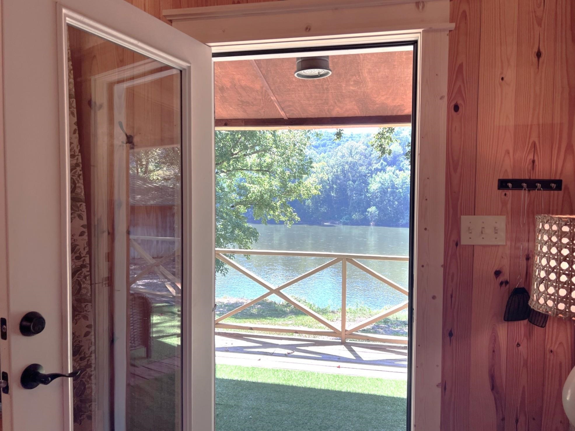 76 W Cool Water Retreat  Mountain View, AR