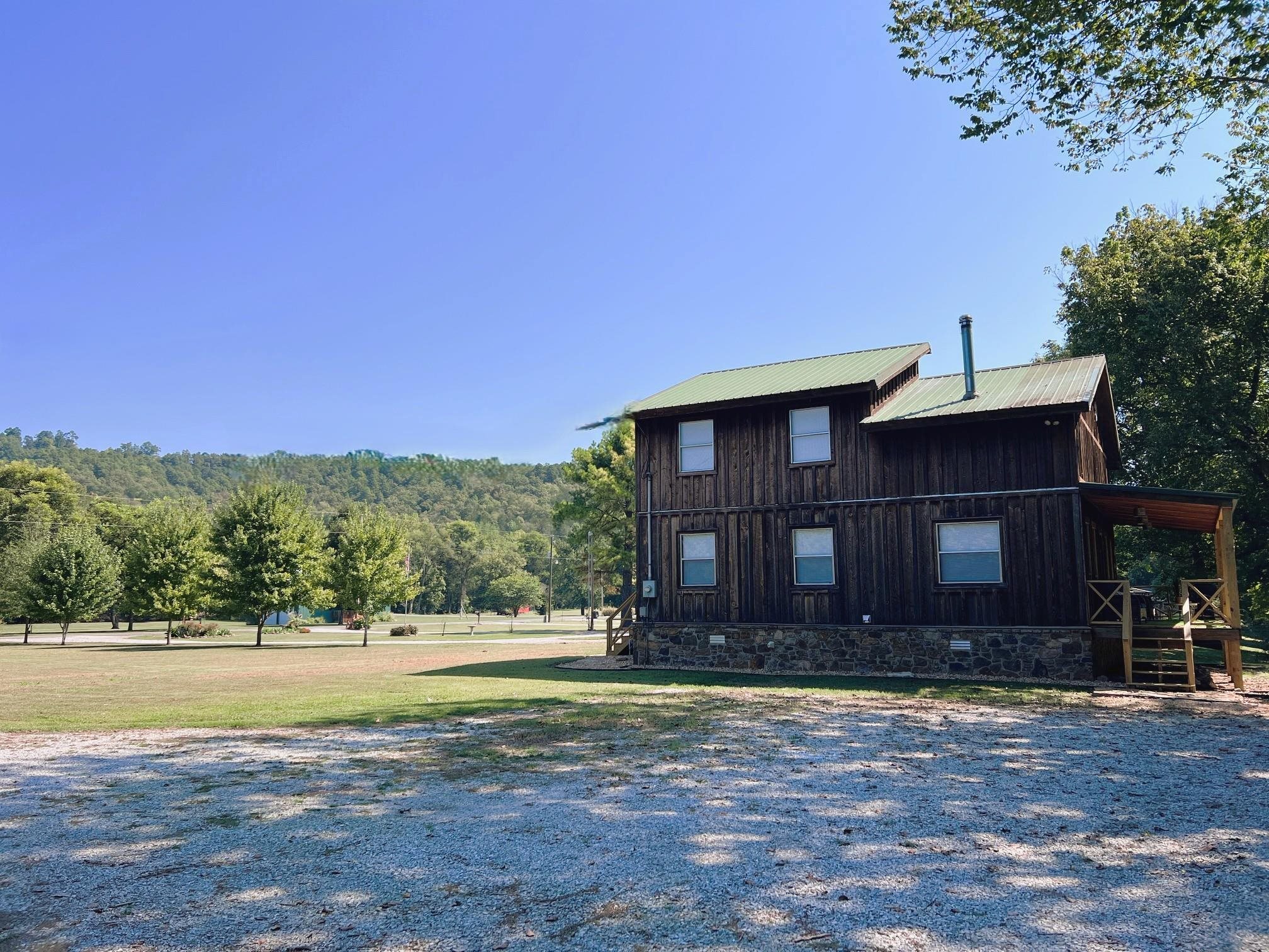 76 W Cool Water Retreat  Mountain View, AR