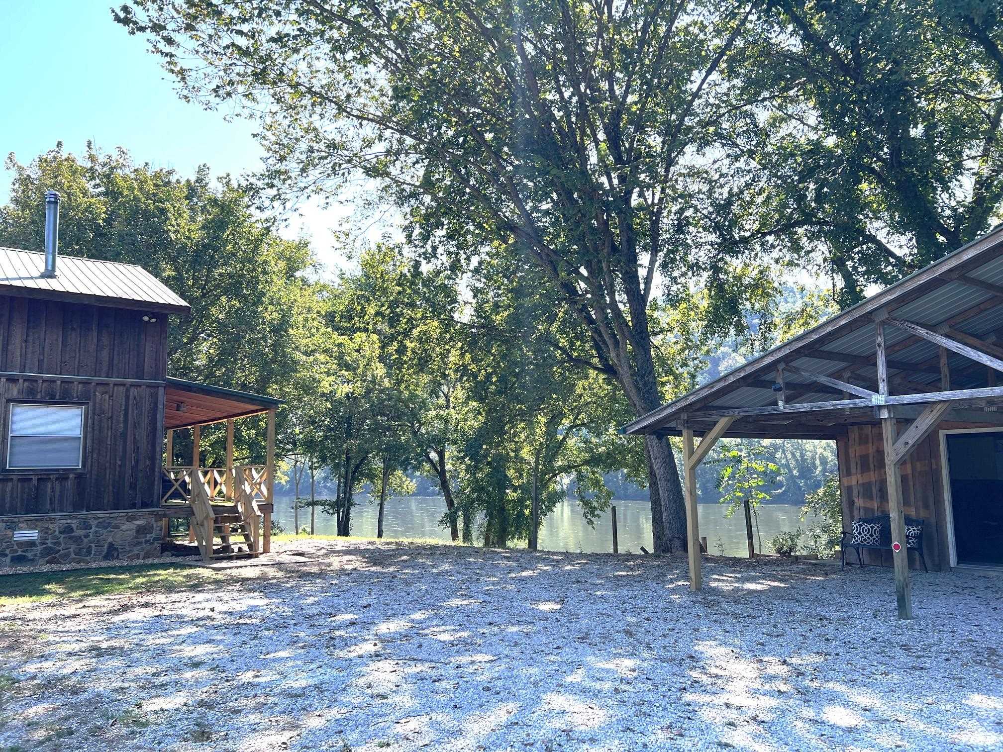 76 W Cool Water Retreat  Mountain View, AR