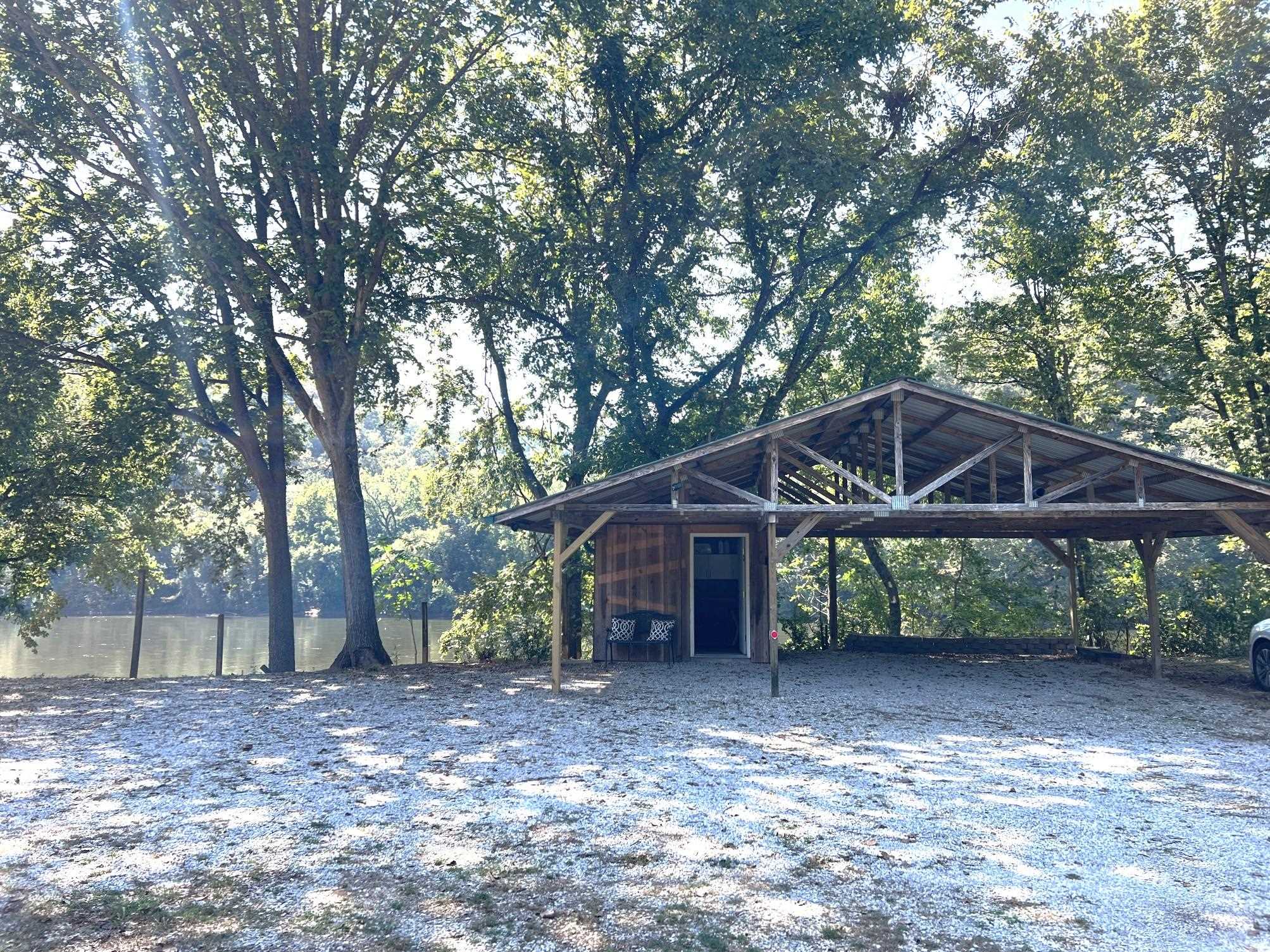 76 W Cool Water Retreat  Mountain View, AR