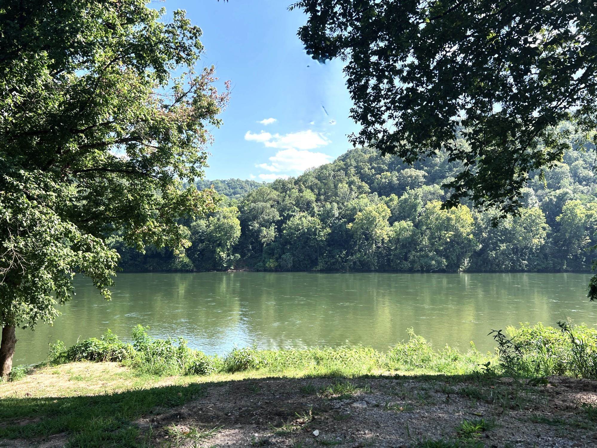 76 W Cool Water Retreat  Mountain View, AR