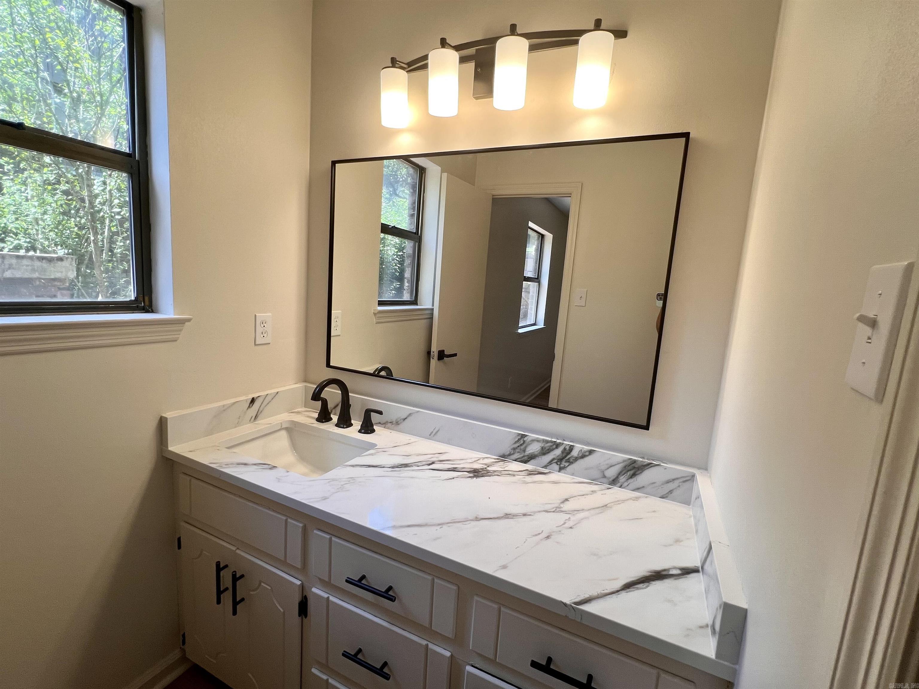 21 E Lake Drive North Little Rock, AR 72116