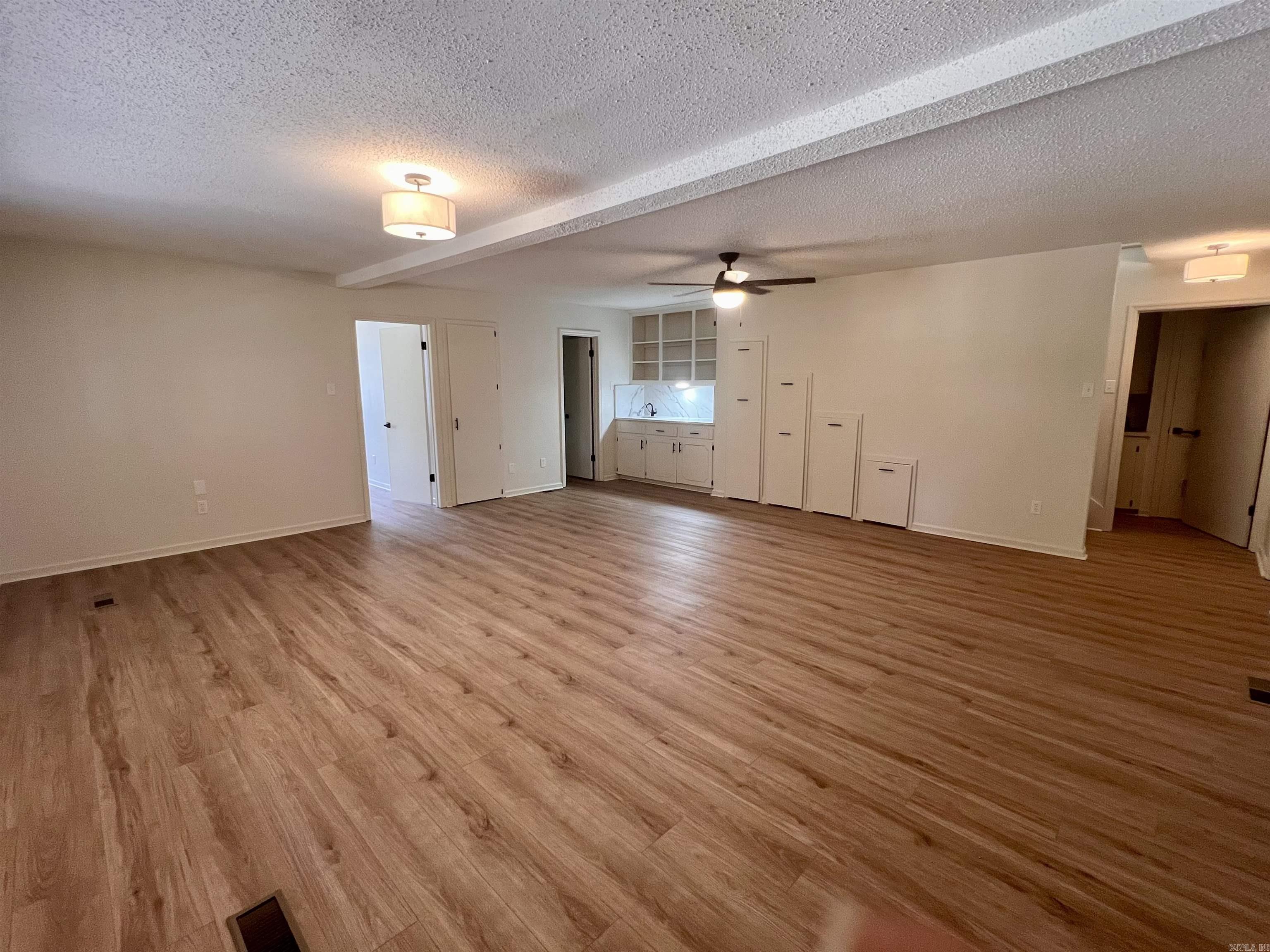 21 E Lake Drive North Little Rock, AR 72116