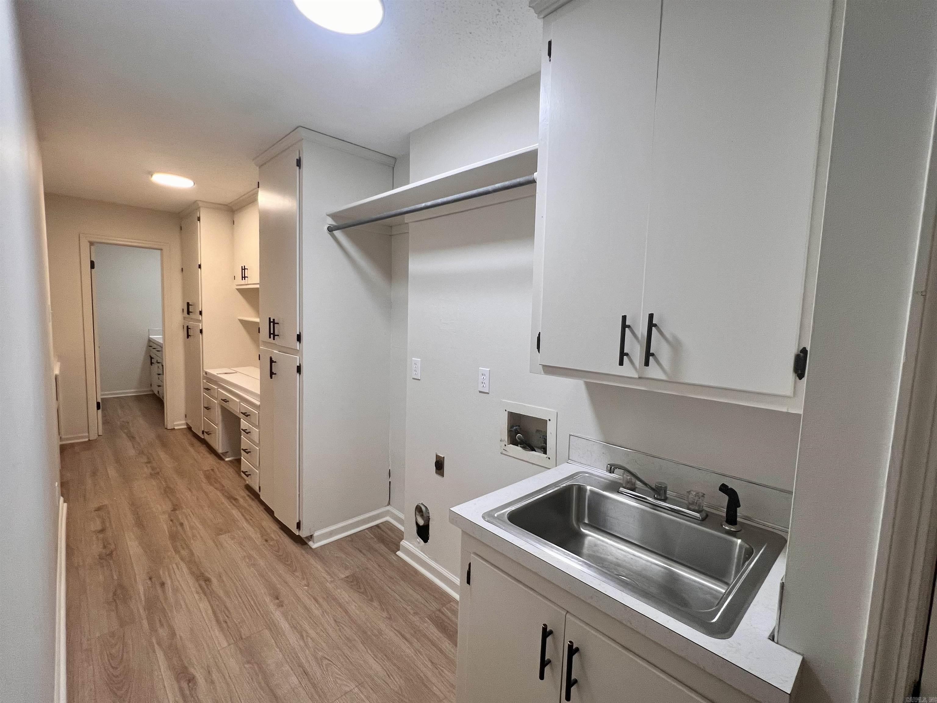 21 E Lake Drive North Little Rock, AR 72116