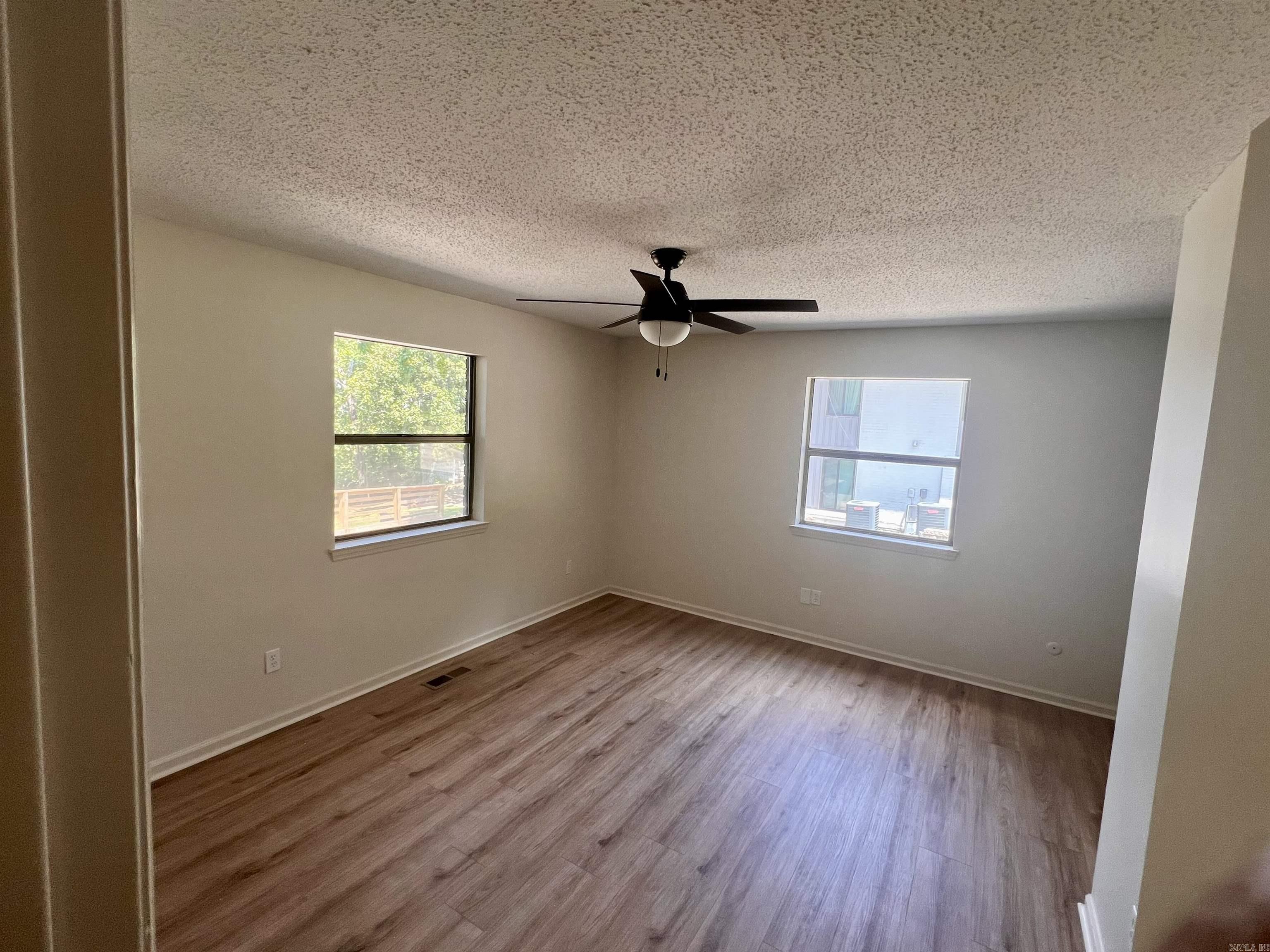 21 E Lake Drive North Little Rock, AR 72116