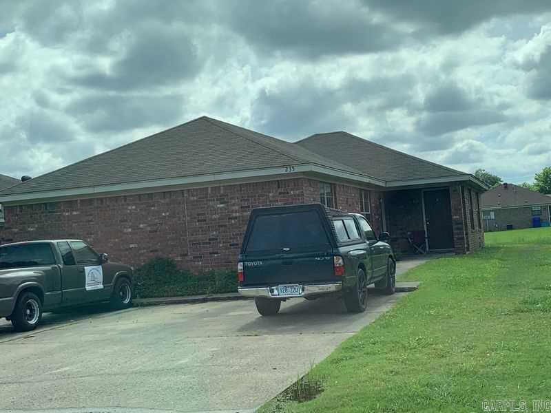 235 S Ash  Conway, AR
