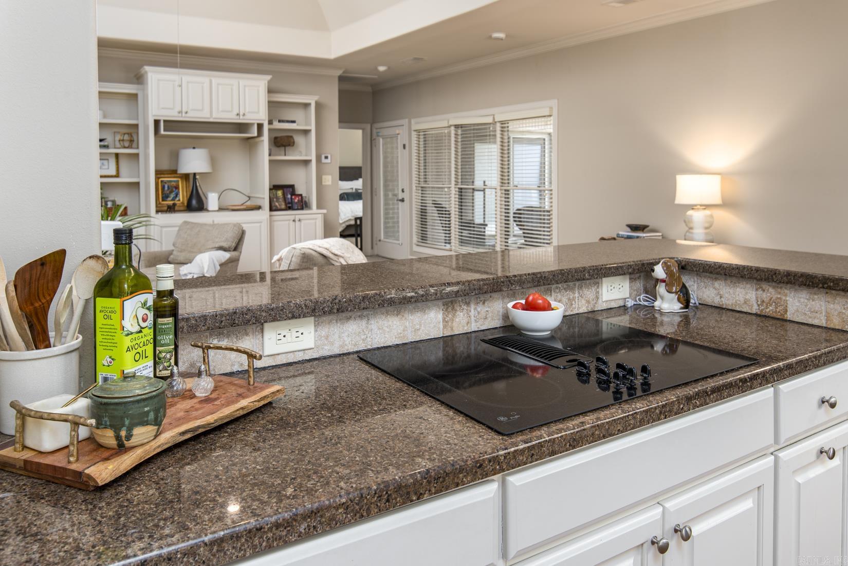9 Hickory Pointe Cove Little Rock, AR 72223