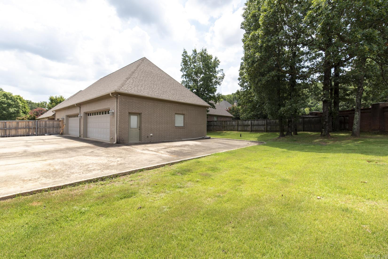 9 Hickory Pointe Cove Little Rock, AR 72223