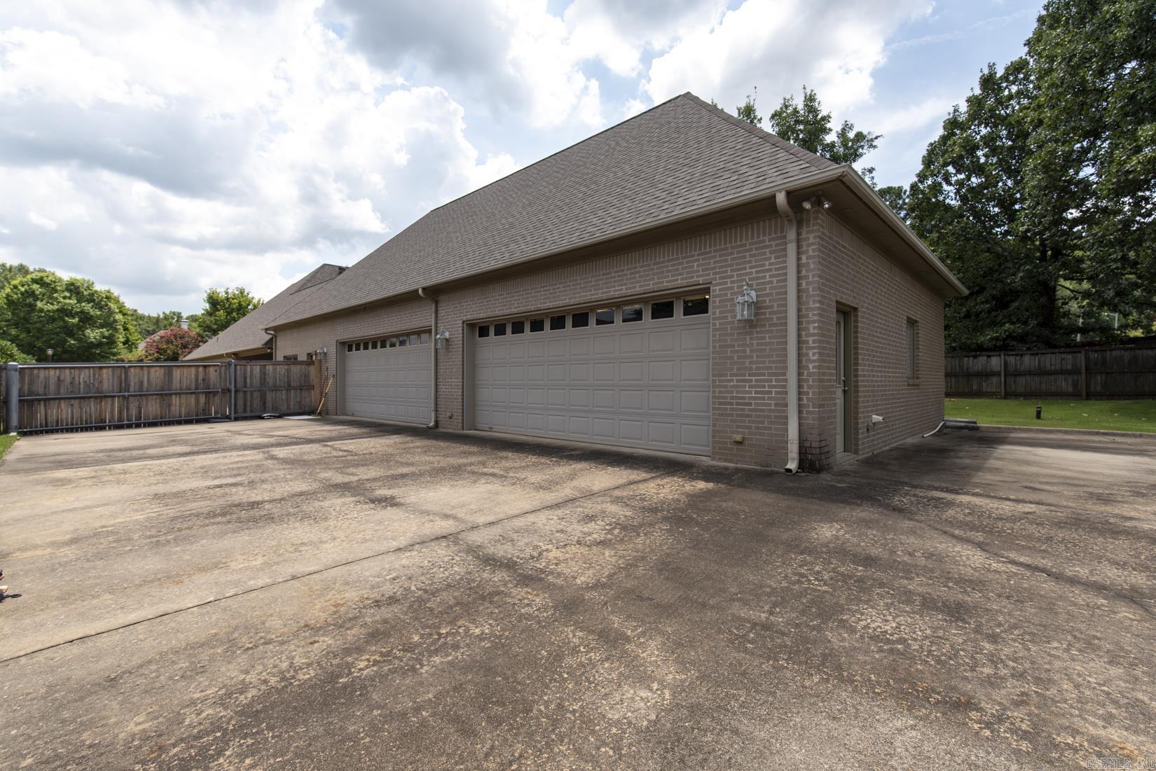 9 Hickory Pointe Cove Little Rock, AR 72223