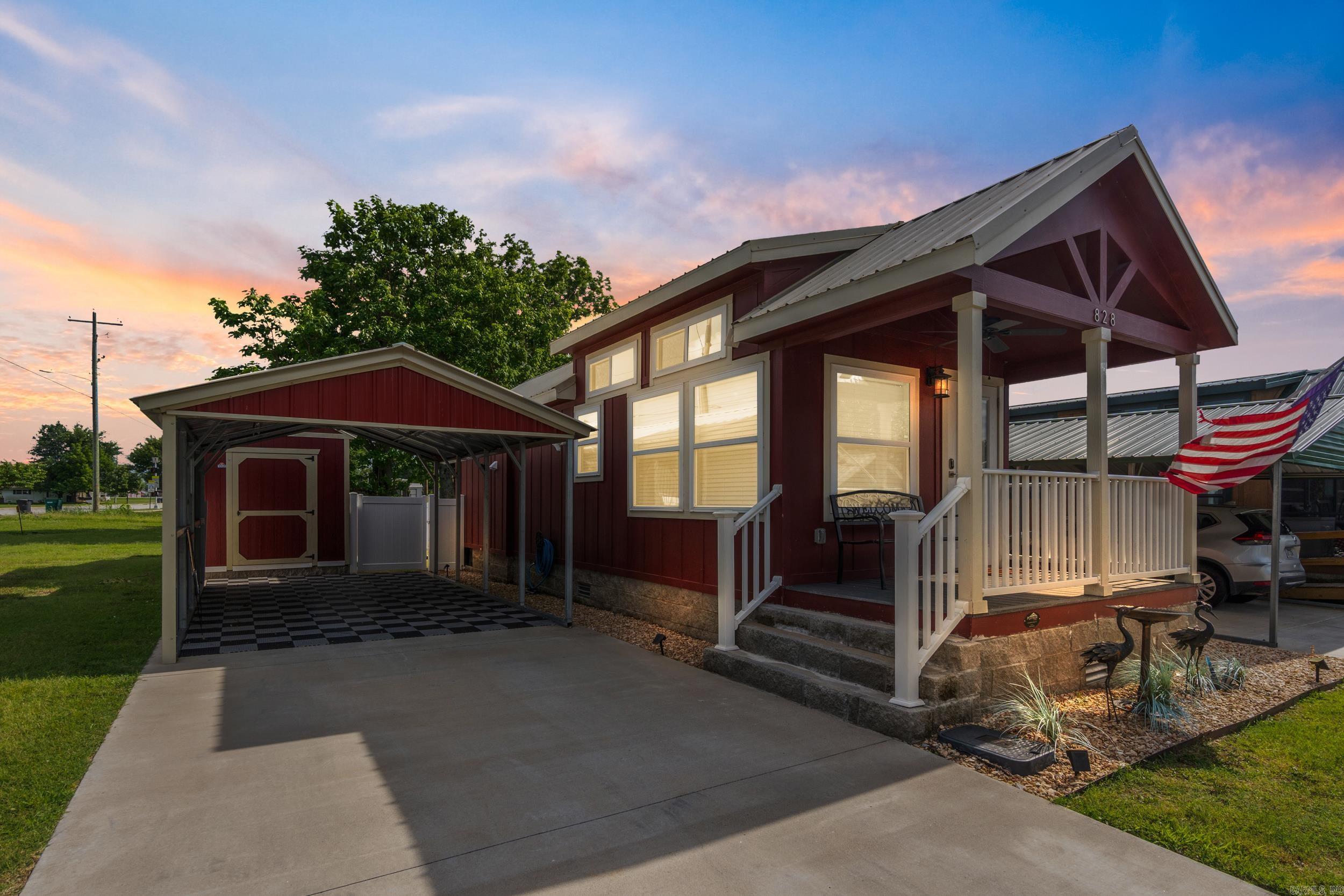 828 E Mango Way  Rogers, AR