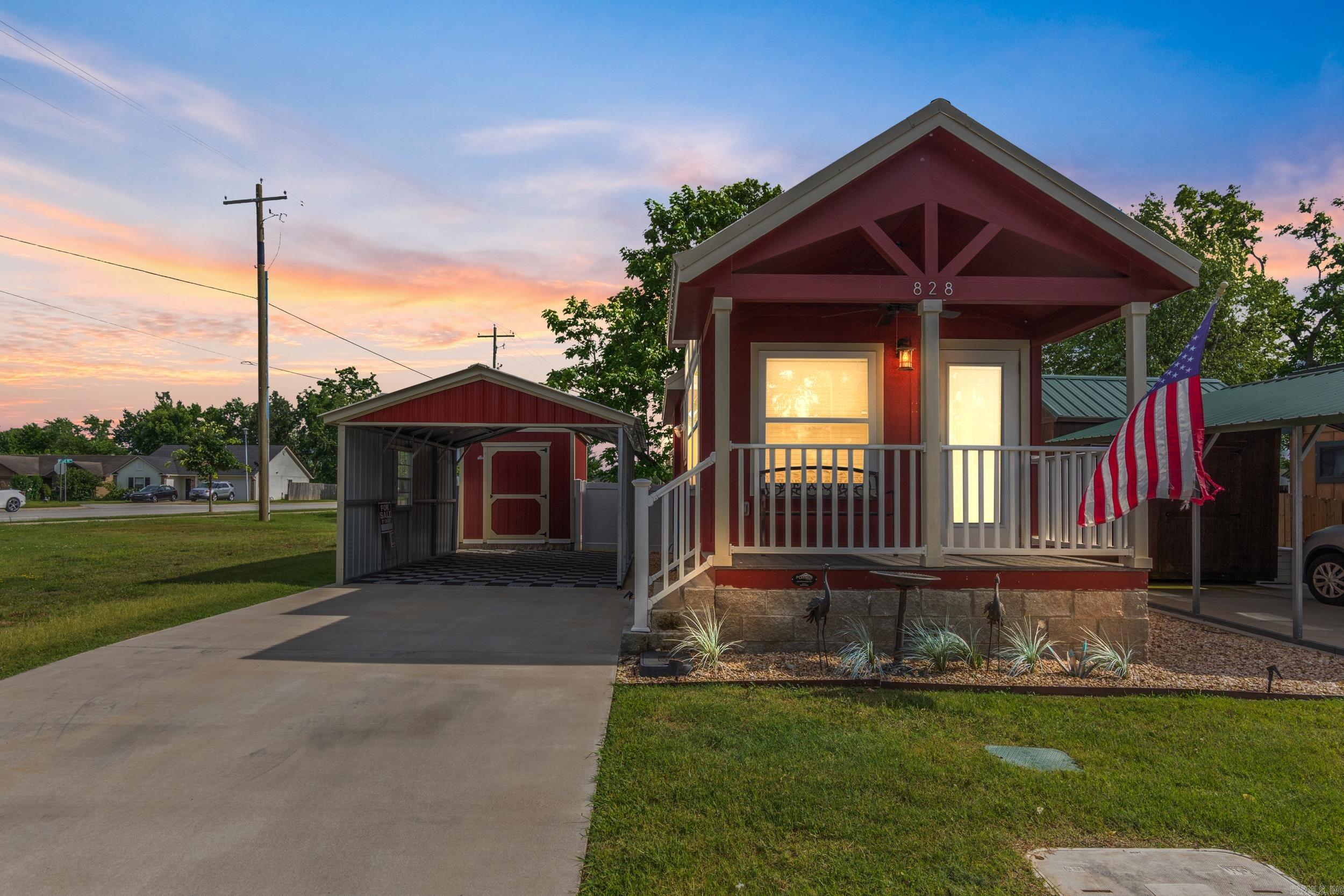 828 E Mango Way  Rogers, AR