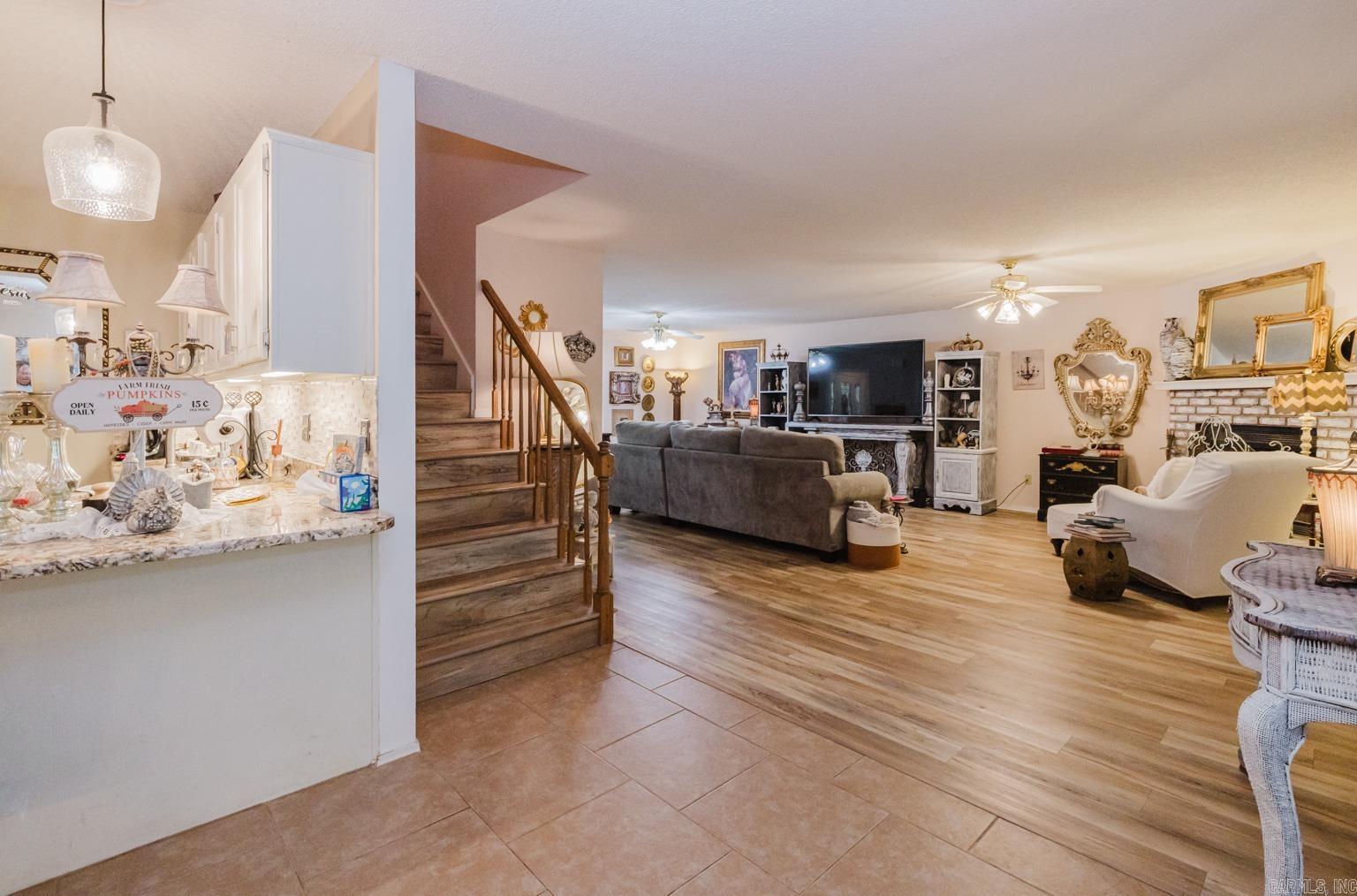 1307 River Oaks Benton, AR 72019