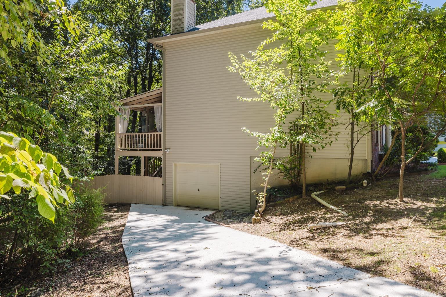 1307 River Oaks Benton, AR 72019