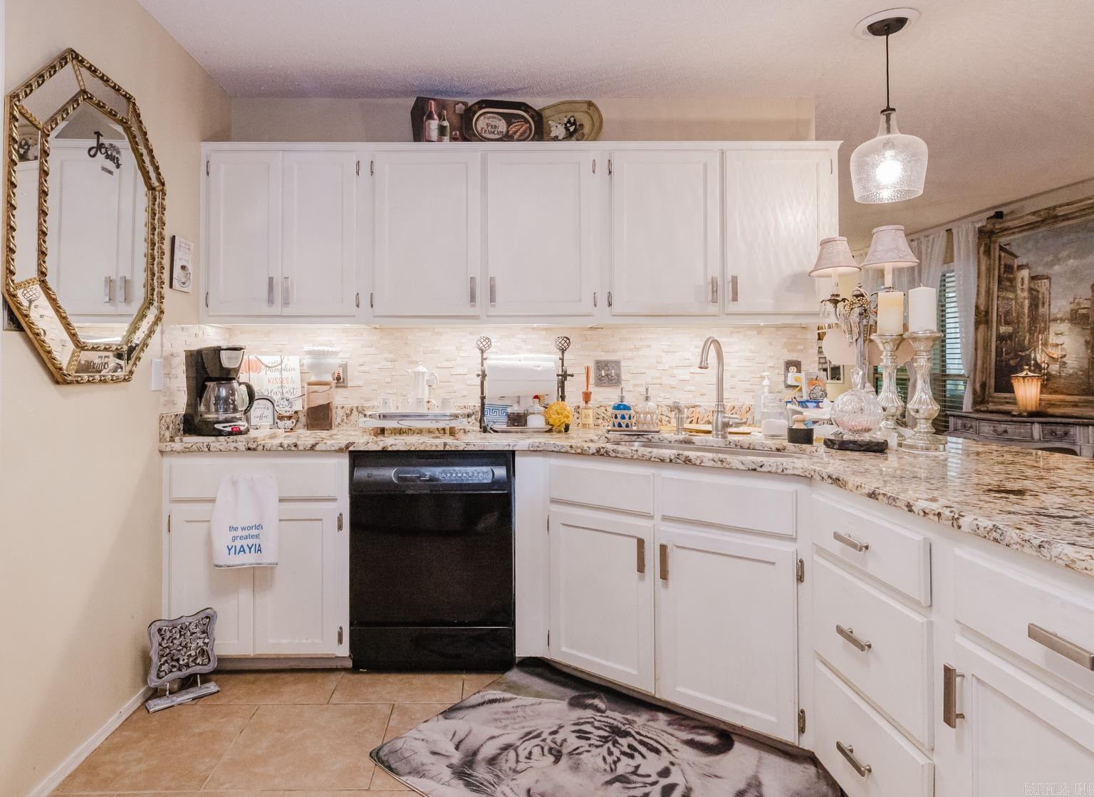 1307 River Oaks Benton, AR 72019