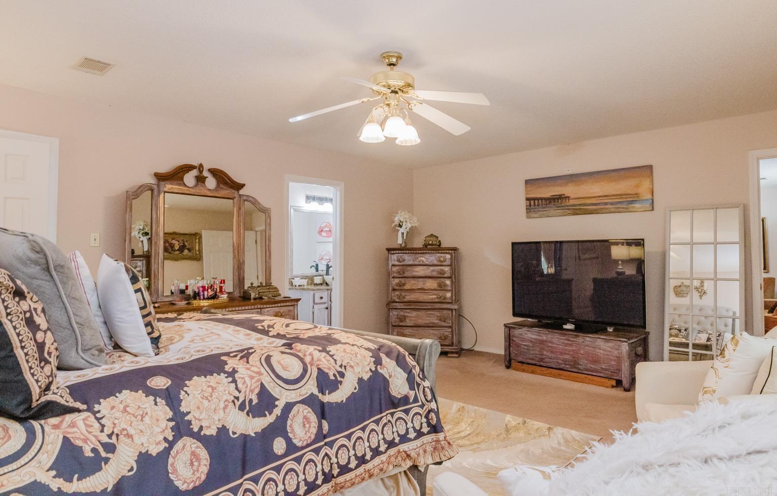 1307 River Oaks Benton, AR 72019