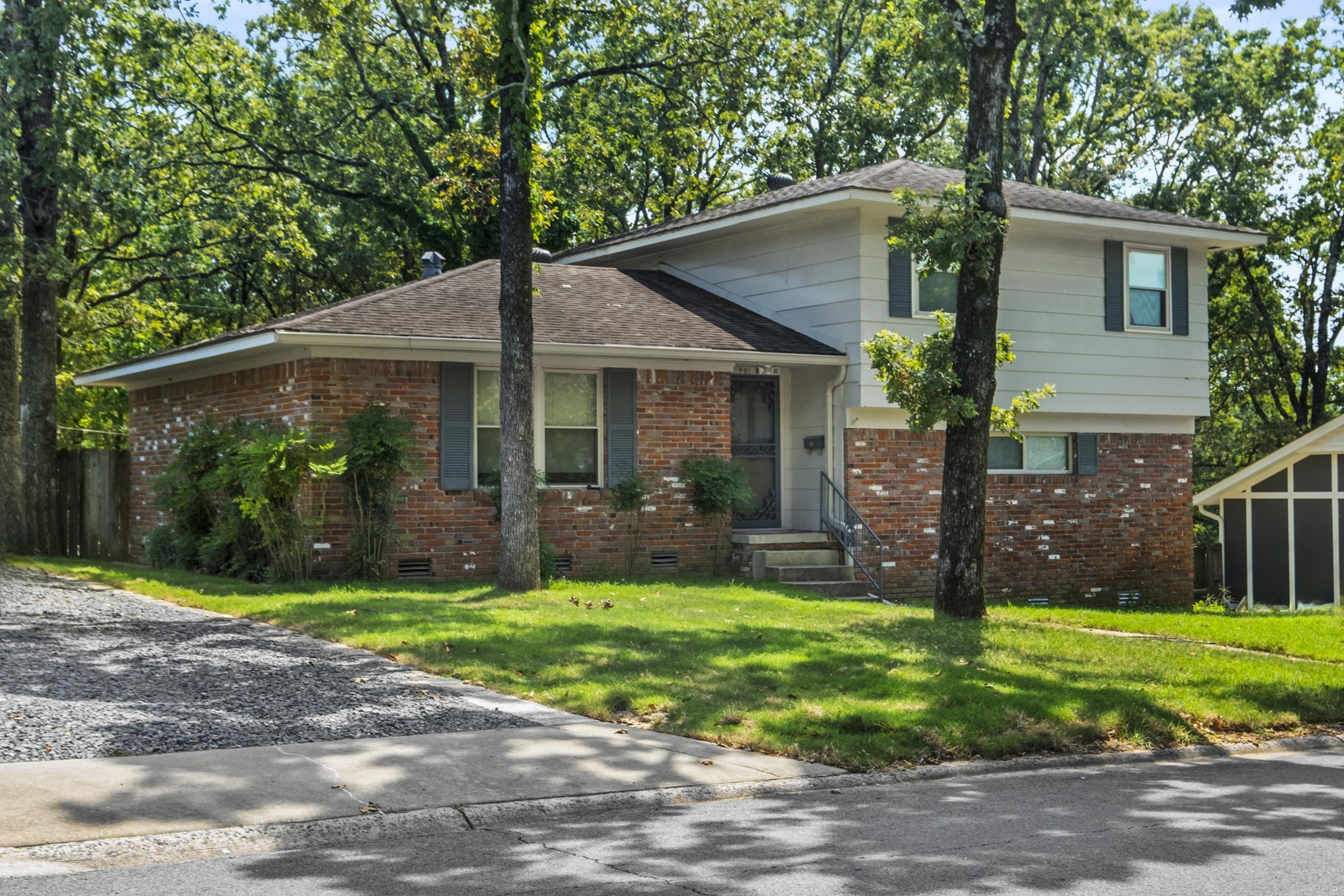 901 Coulter  Sherwood, AR