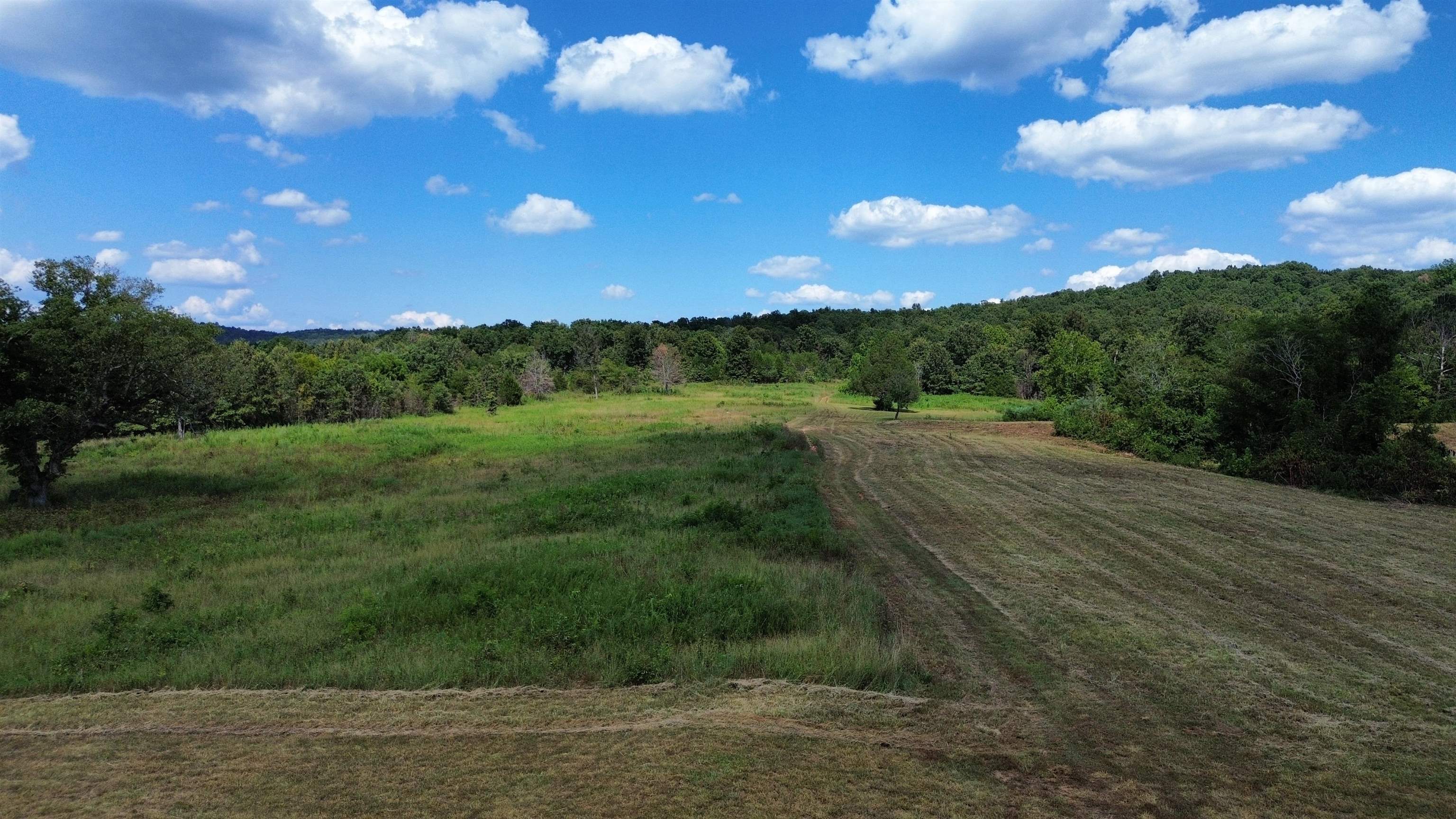 1736 Hwy 354  Hardy, AR