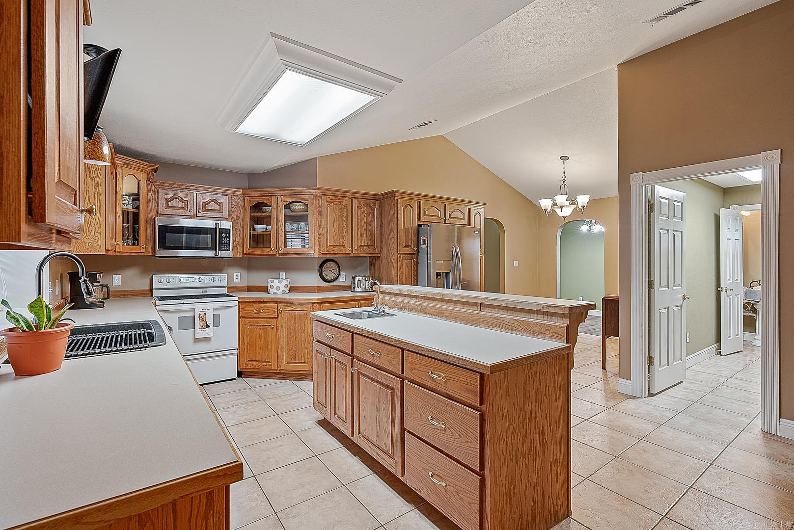 54 Greene 636 Rd Paragould, AR 72450
