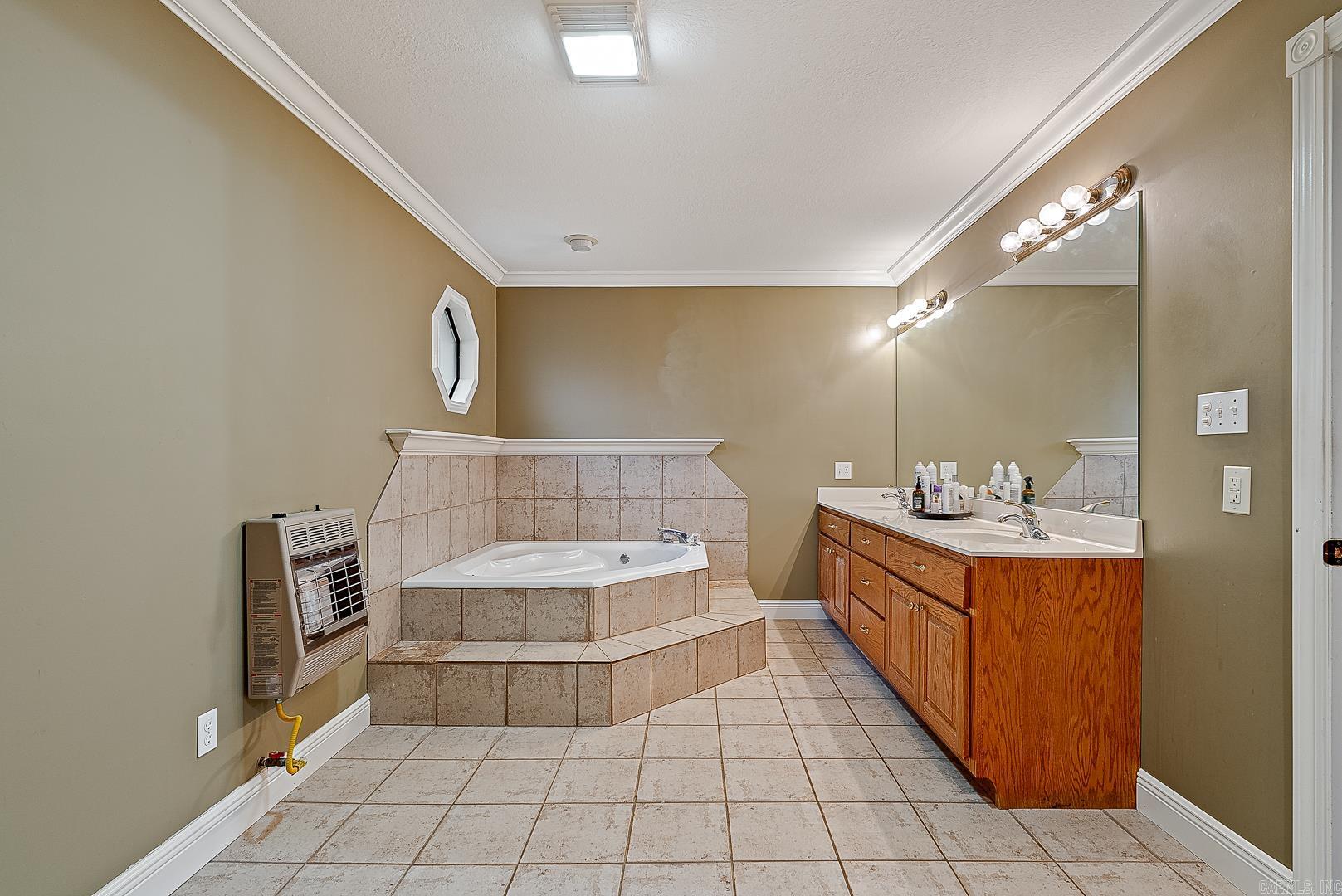 54 Greene 636 Rd Paragould, AR 72450