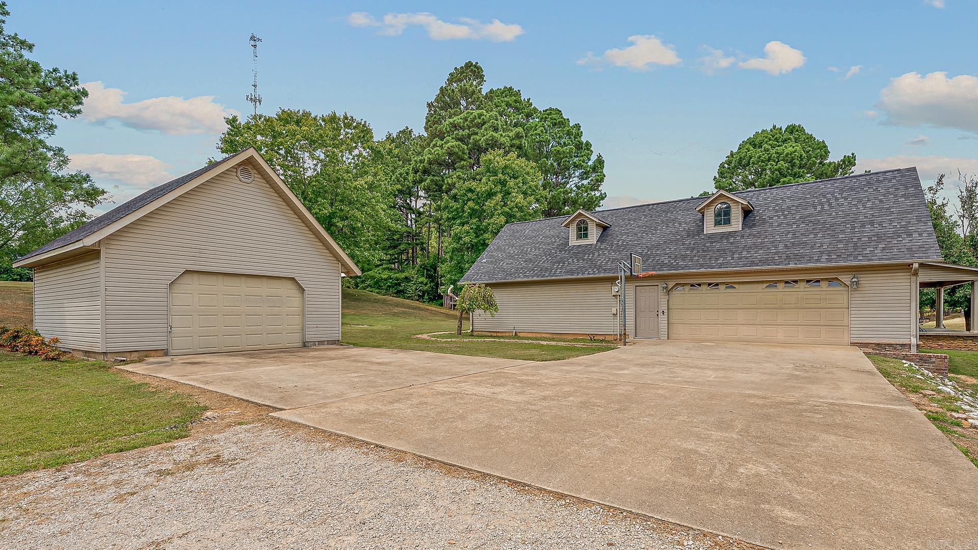 54 Greene 636 Rd Paragould, AR 72450
