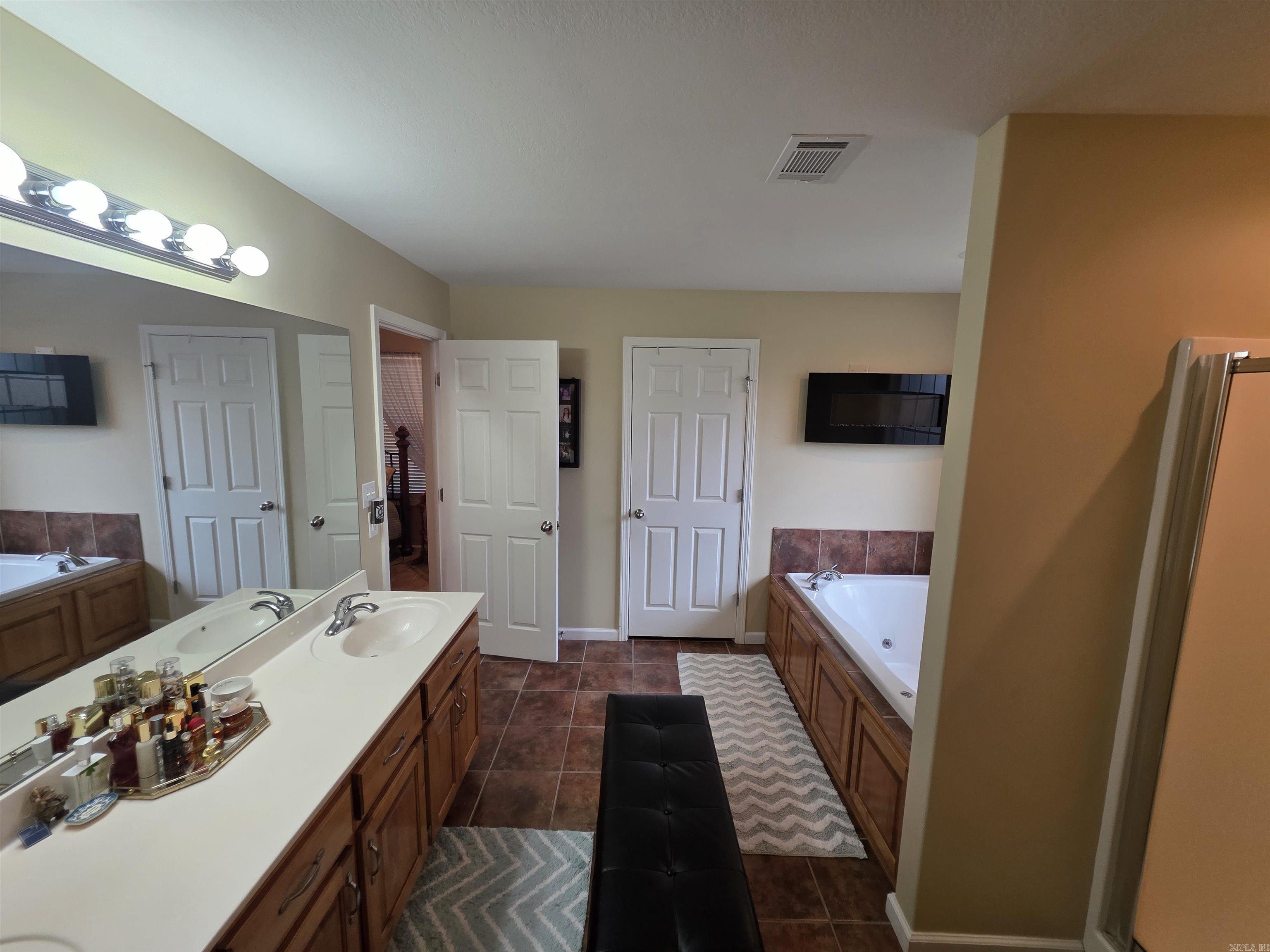 5201 S 27 th  Paragould, AR