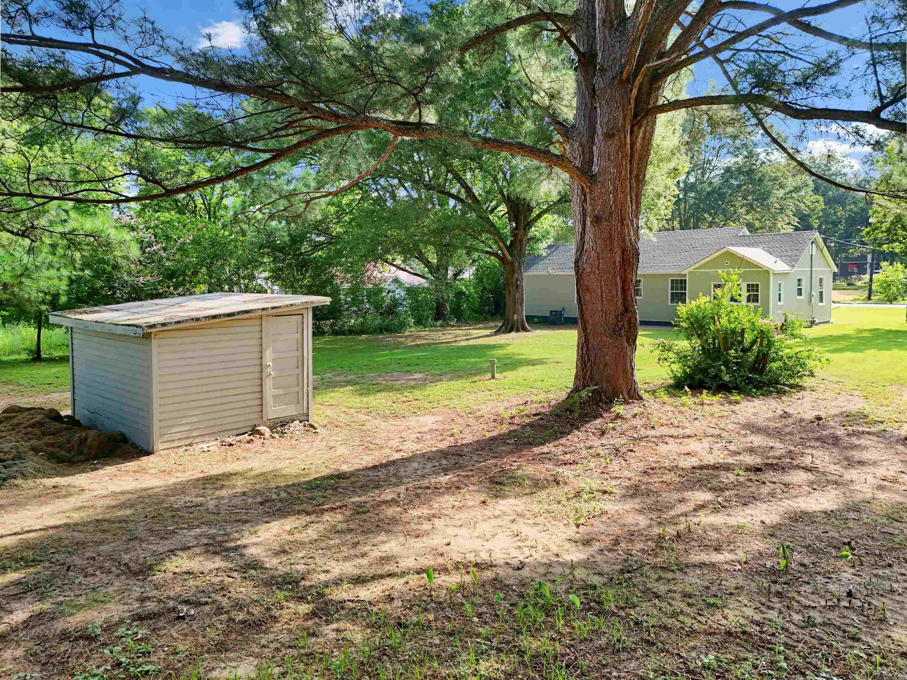 707 N West Street Morrilton, AR 72110