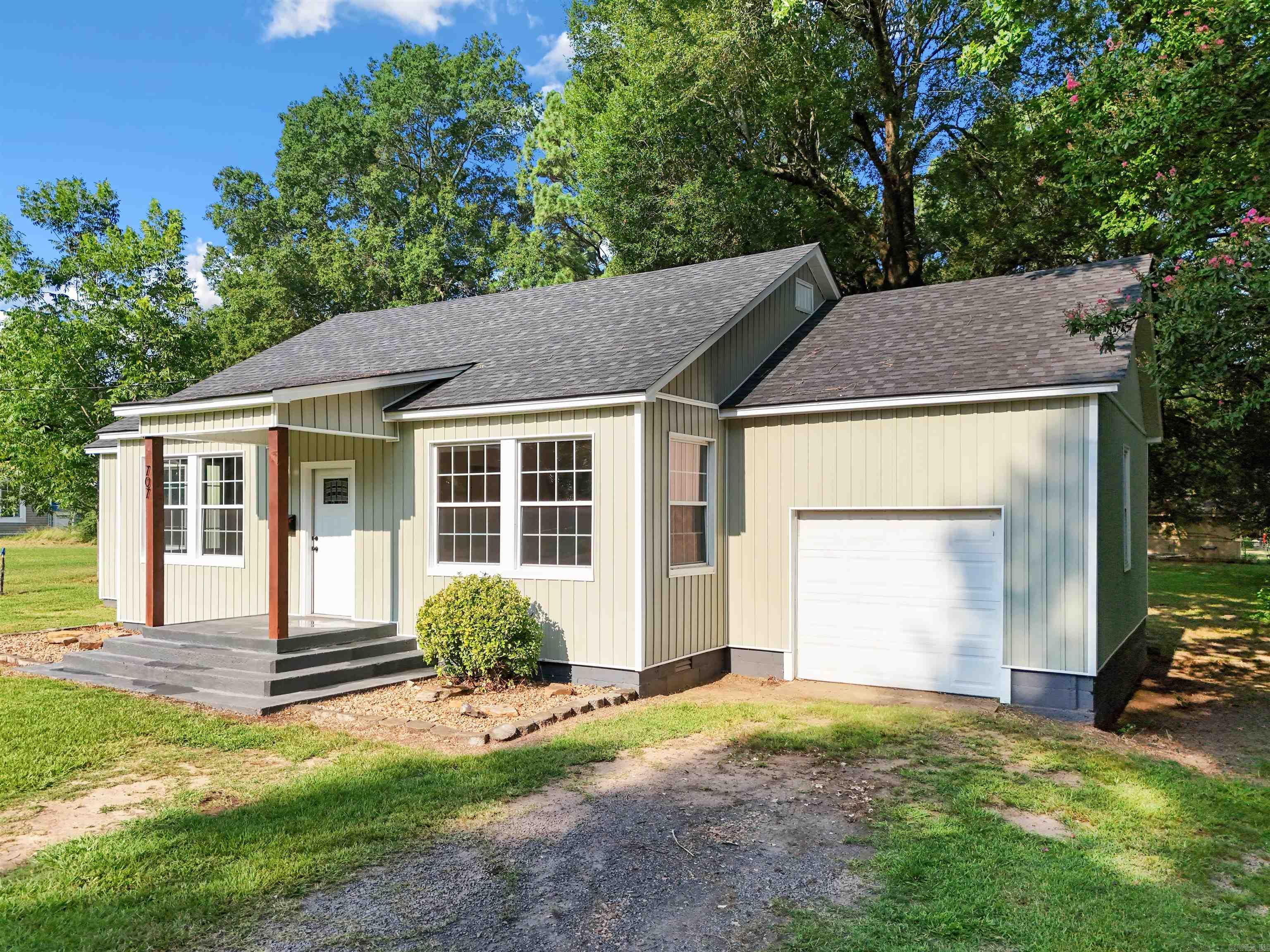 707 N West  Morrilton, AR