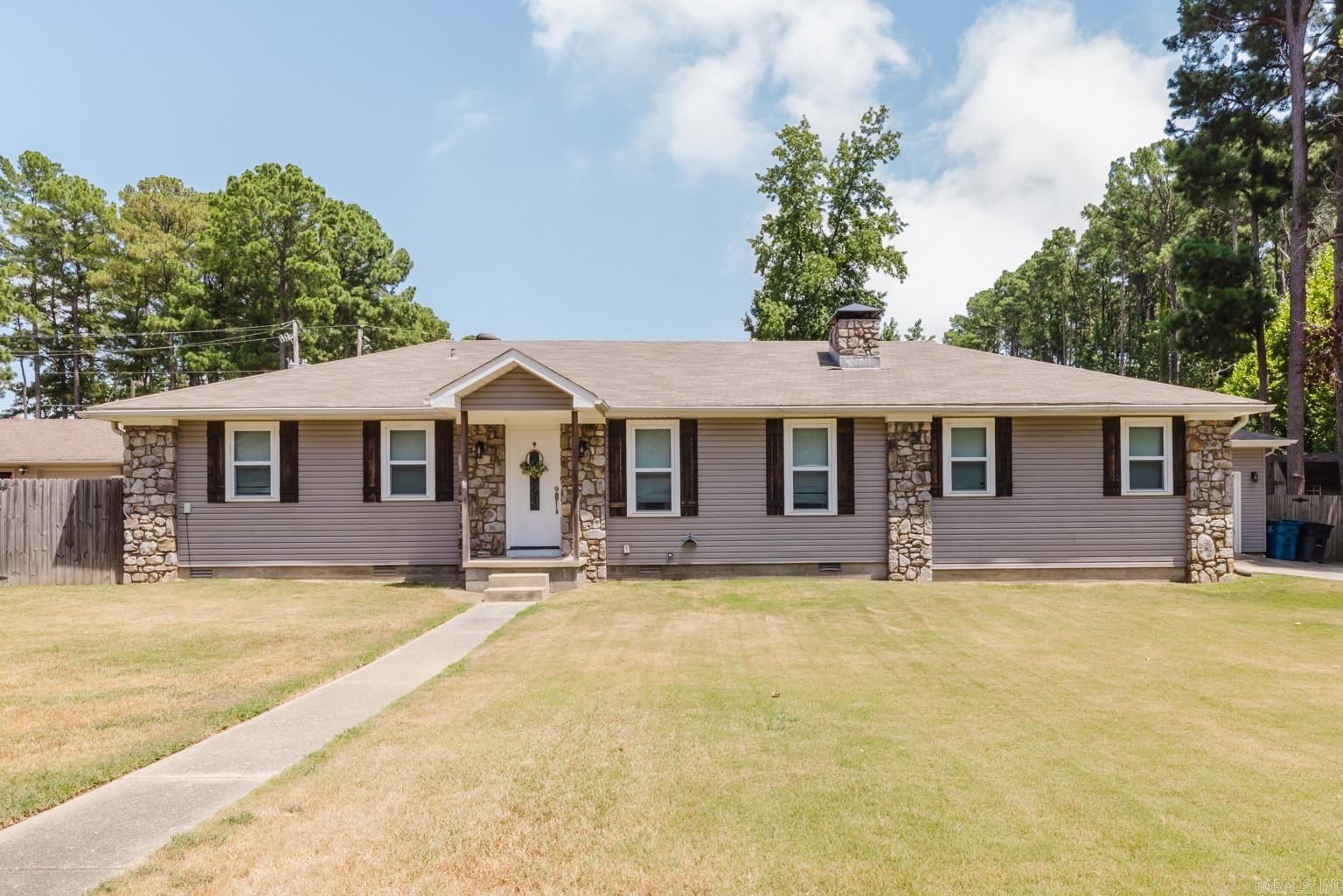 1602 Woodland Dr  Bryant, AR