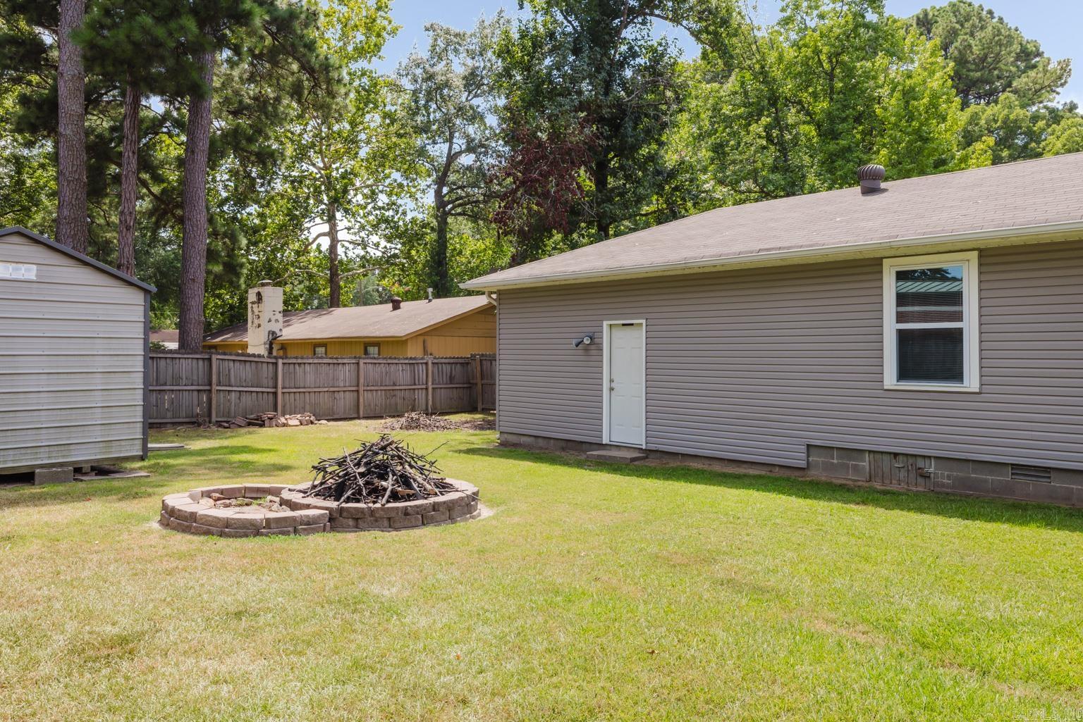 1602 Woodland Dr  Bryant, AR